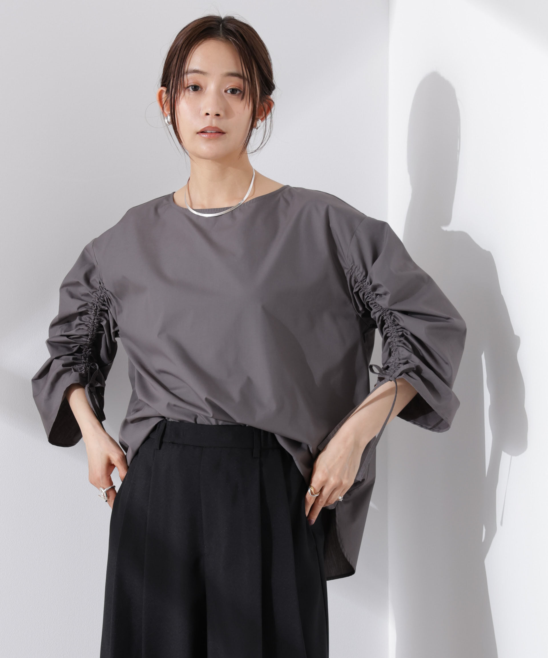 nano･universe「ドロストギャザースリーブプルオーバーシャツ」|シャツ・ブラウス|