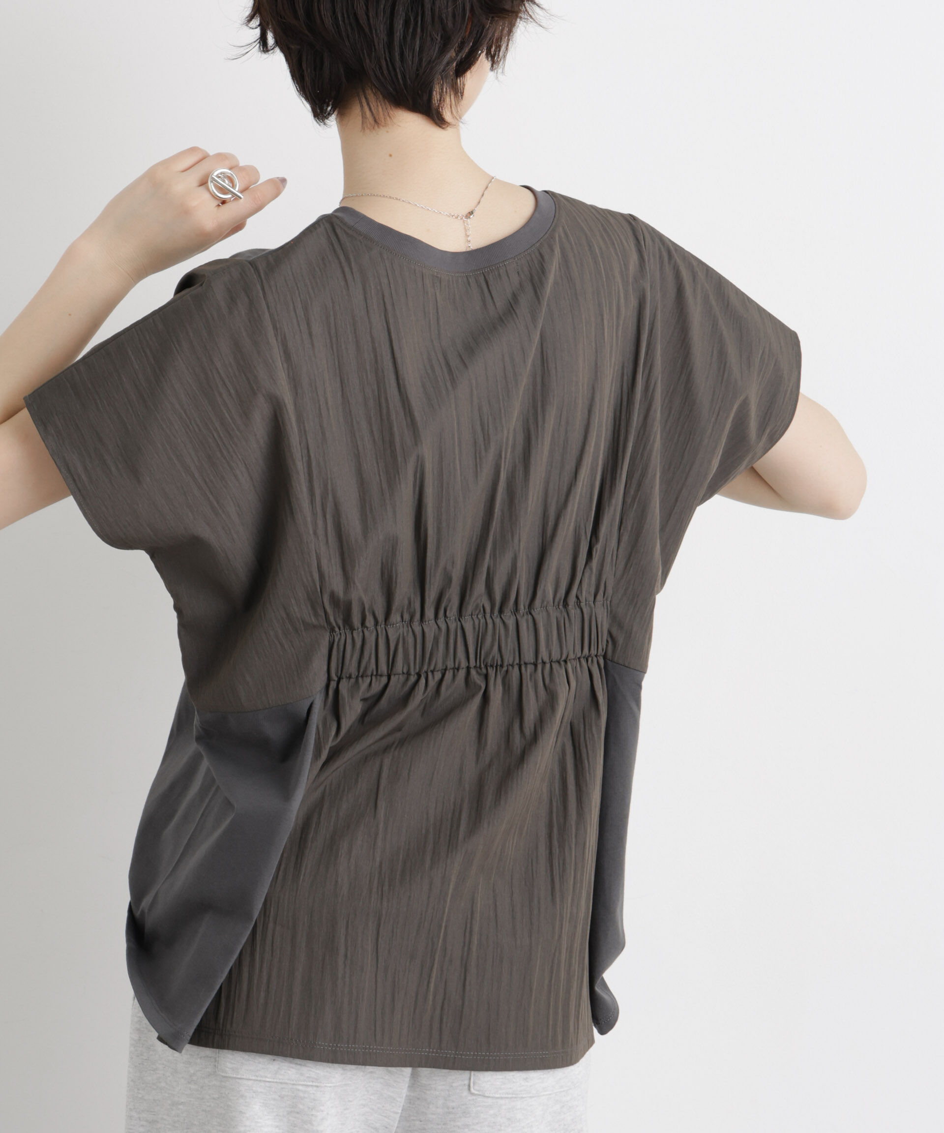 nano･universe「タフタコンビバックギャザーデザインカットトップス」|Tシャツ・カットソー|