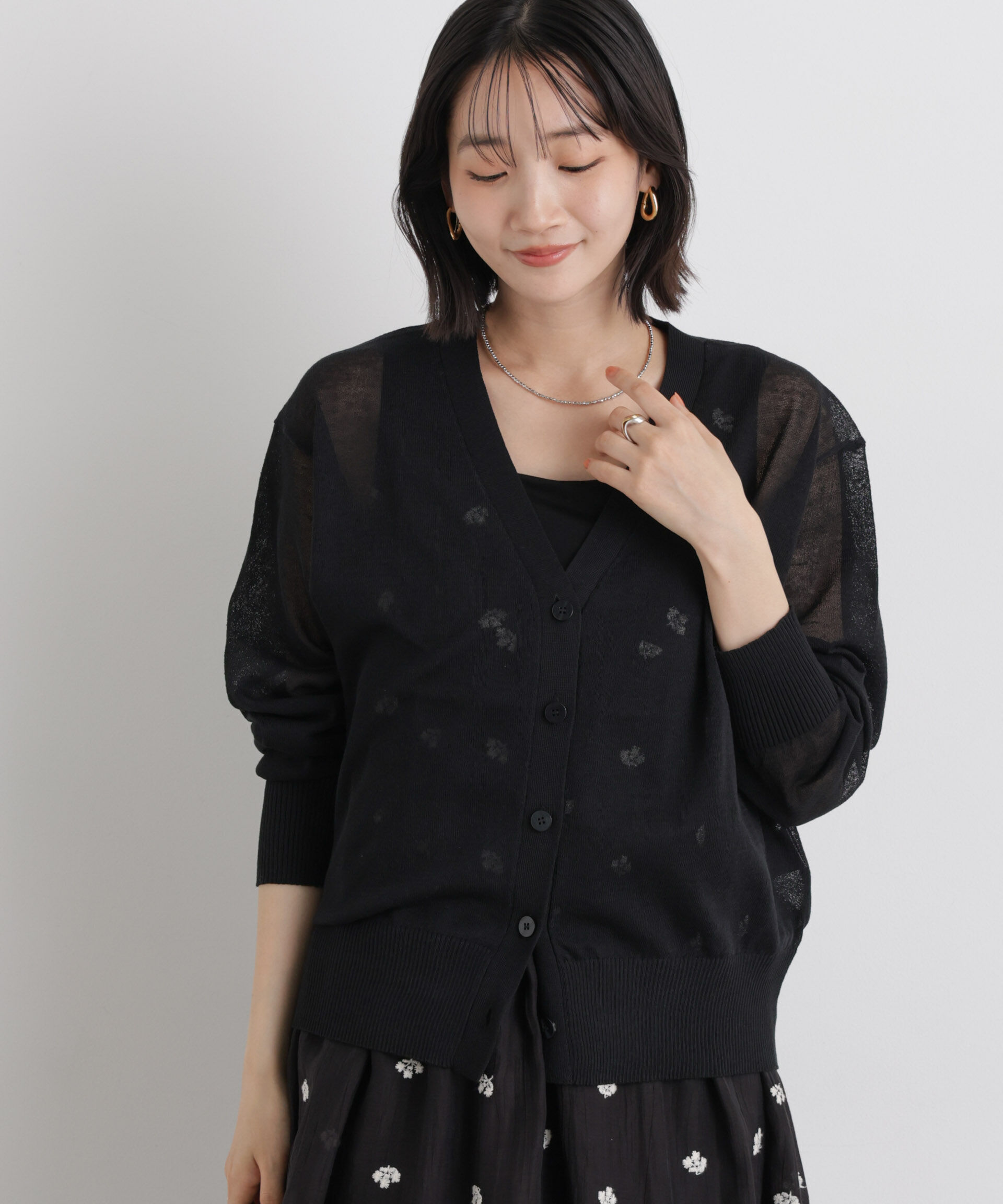 nano･universe「マシンウォッシャブルリネン混シアーニット Vネックカーディガン」|ニット・セーター|