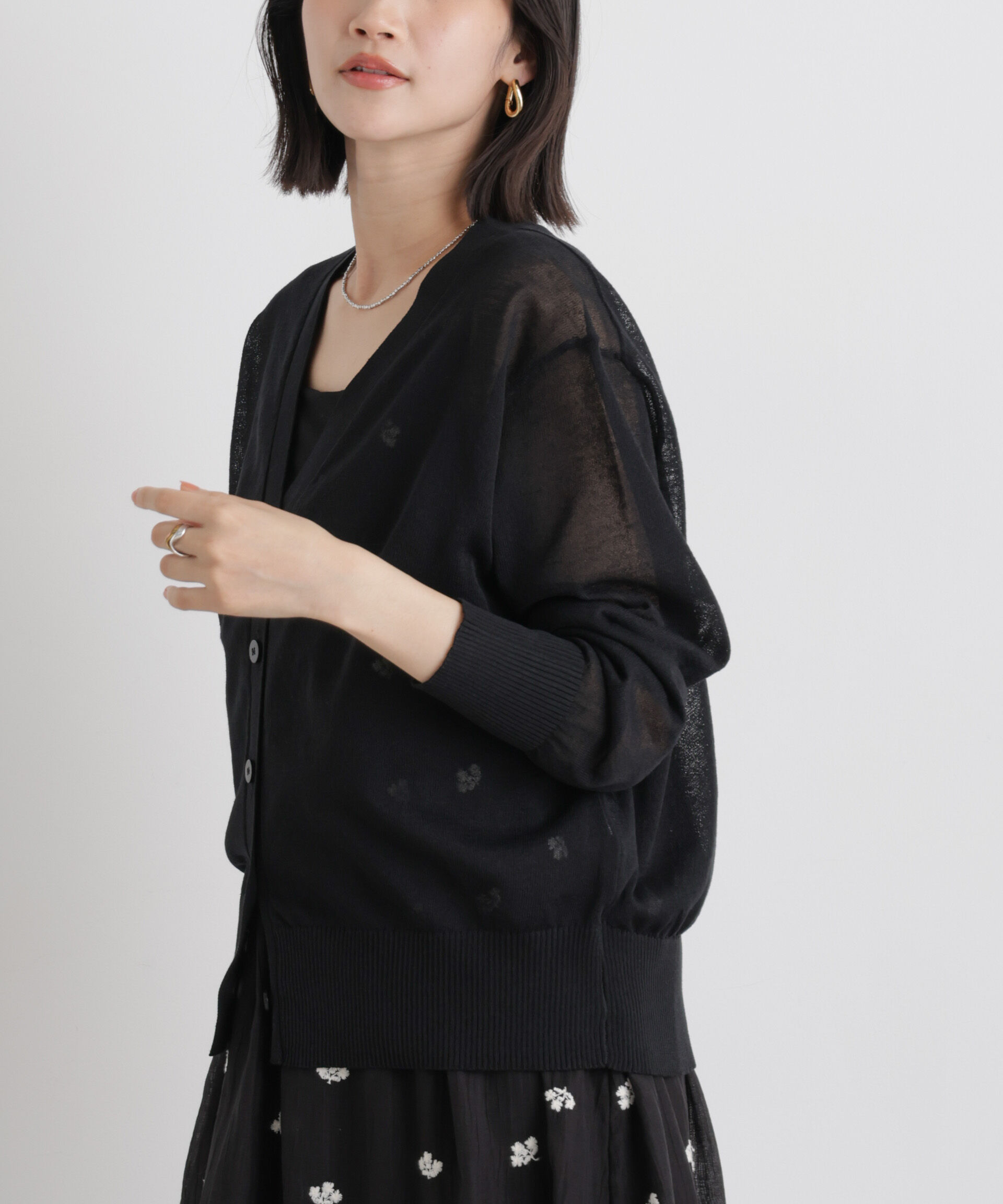 nano･universe「マシンウォッシャブルリネン混シアーニット Vネックカーディガン」|ニット・セーター|