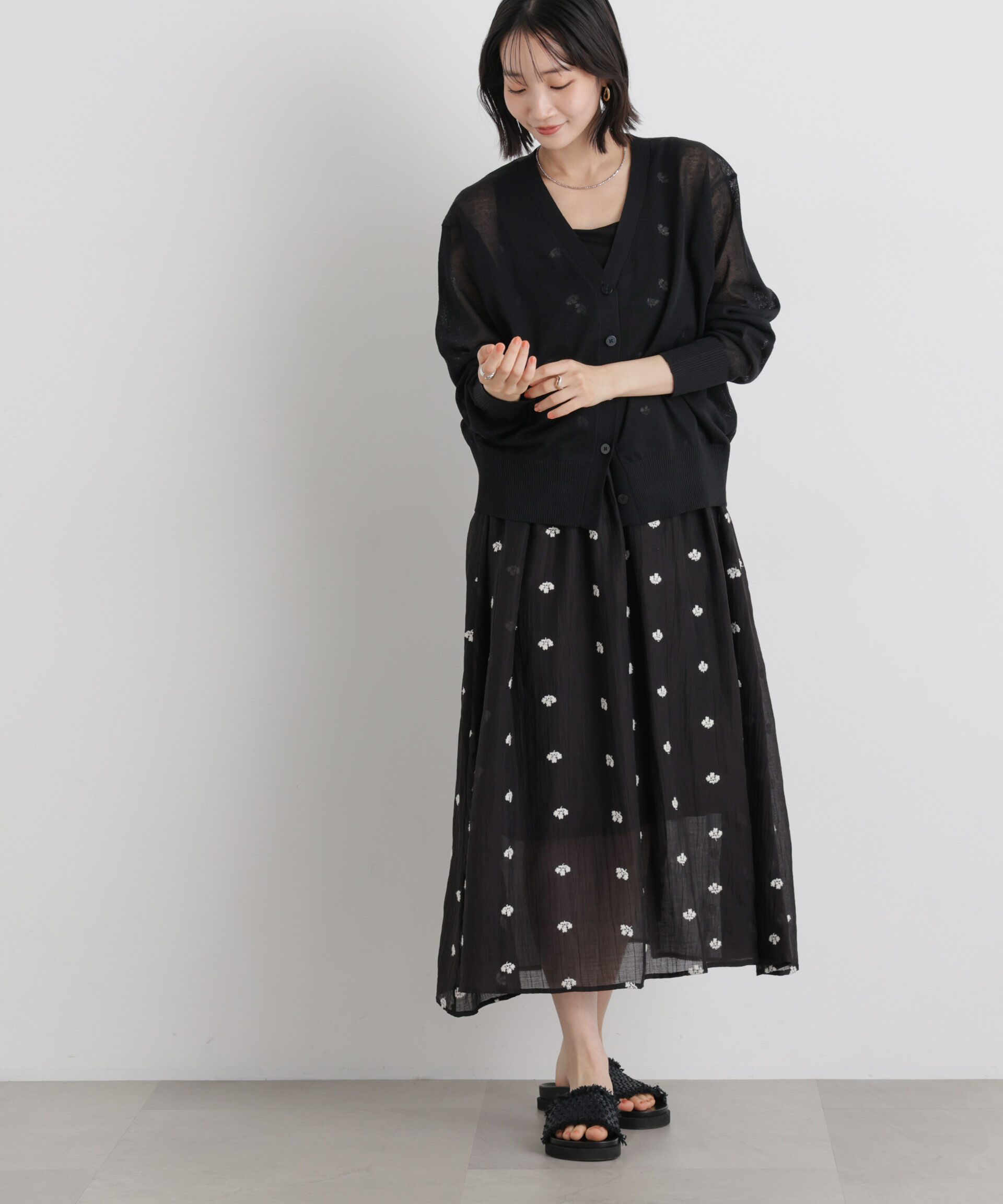 nano･universe「マシンウォッシャブルリネン混シアーニット Vネックカーディガン」|ニット・セーター|