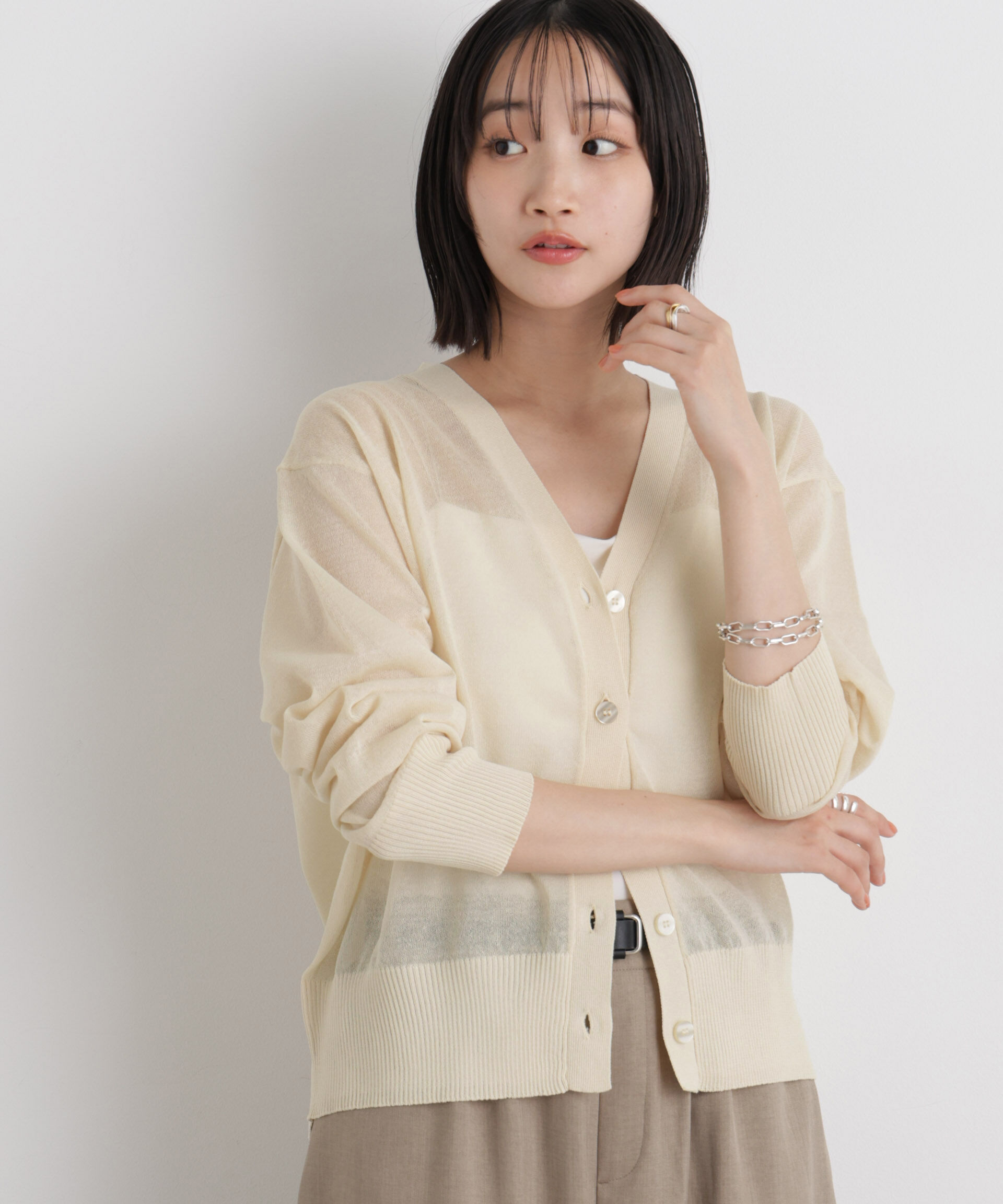 nano･universe「マシンウォッシャブルリネン混シアーニット Vネックカーディガン」|ニット・セーター|