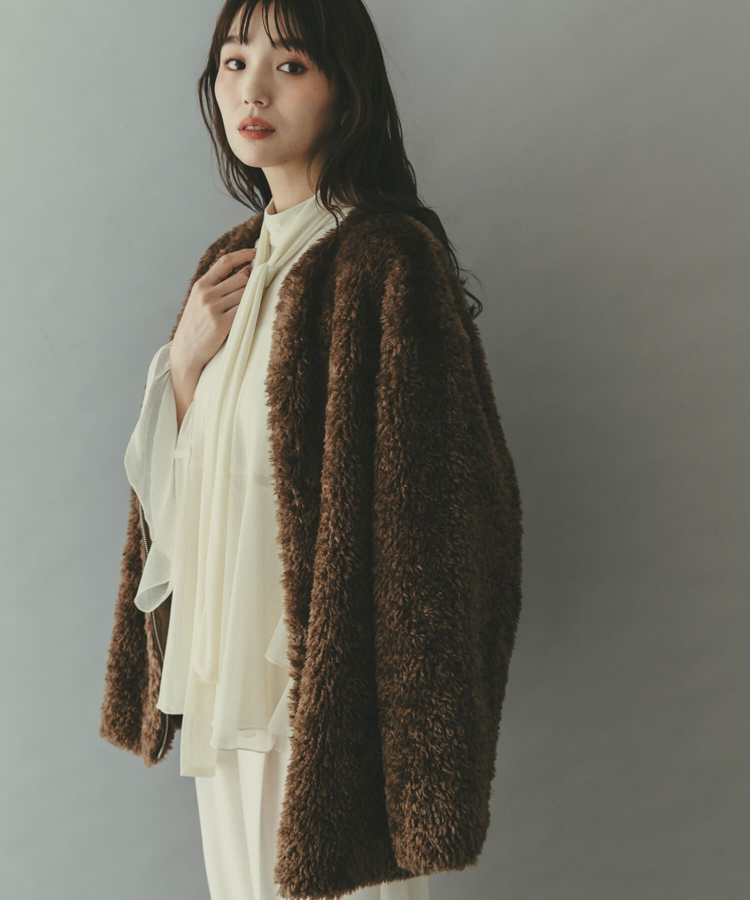 URBAN RESEARCH ROSSO「『WEB/一部店舗限定』ノーカラーファーボアZIPブルゾン」|ノーカラージャケット|ブラウン