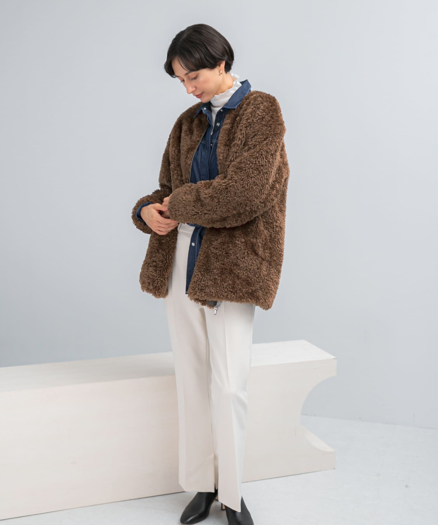 URBAN RESEARCH ROSSO「『WEB/一部店舗限定』ノーカラーファーボアZIPブルゾン」|ノーカラージャケット|