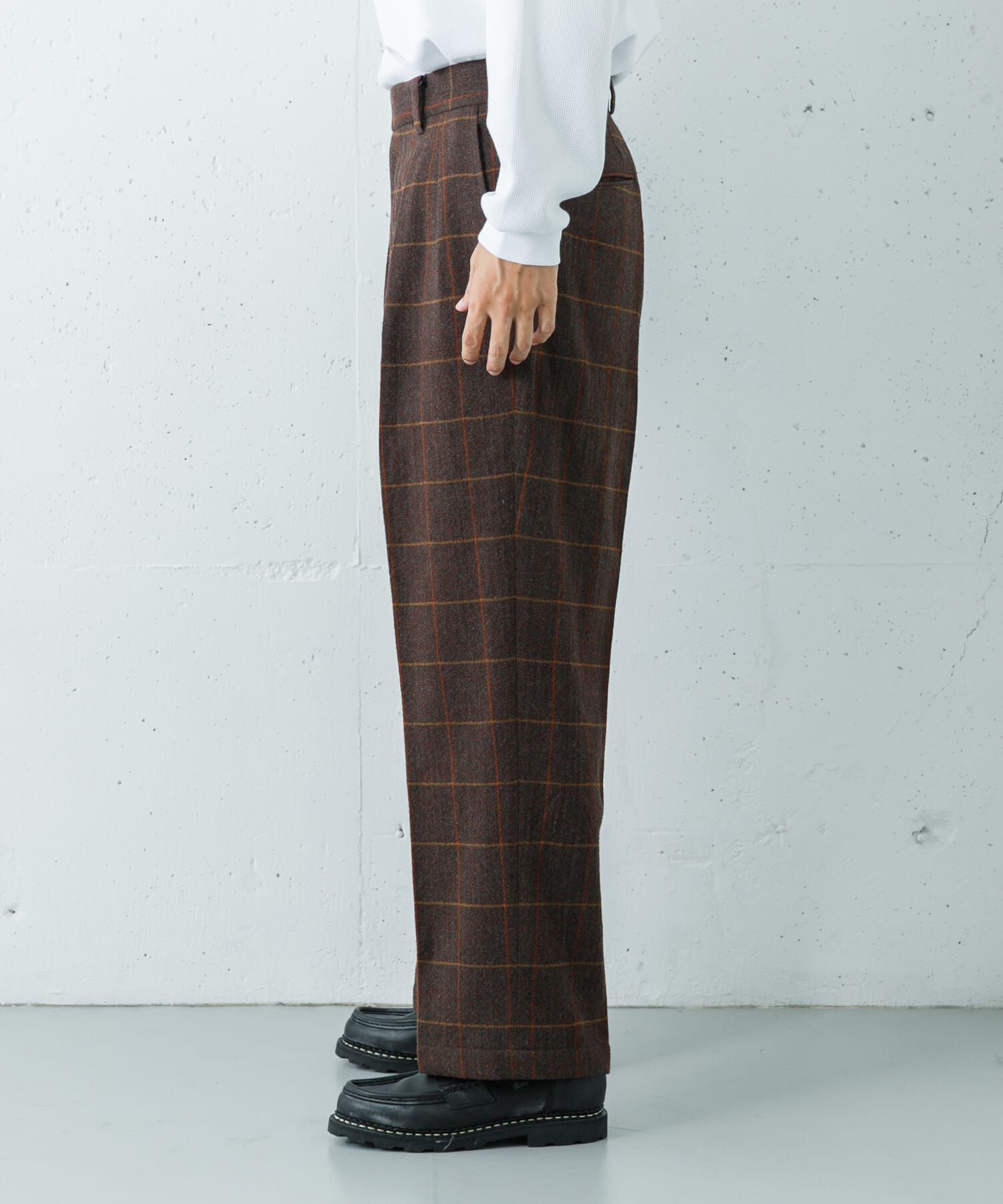 URBAN RESEARCH「new basic　DRY WOOL SLACKS PANTS」|その他|