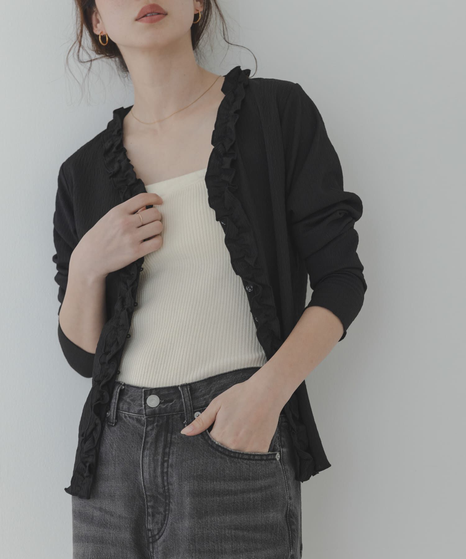 Sonny Label 「『WEB限定』ワッフルフリルVネックカーディガン」|カーディガン|ブラック