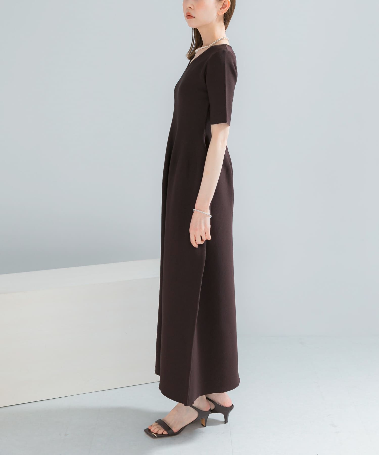 URBAN RESEARCH ROSSO「『一部WEB限定カラー』フォルムニットVネックワンピース」|ワンピース|