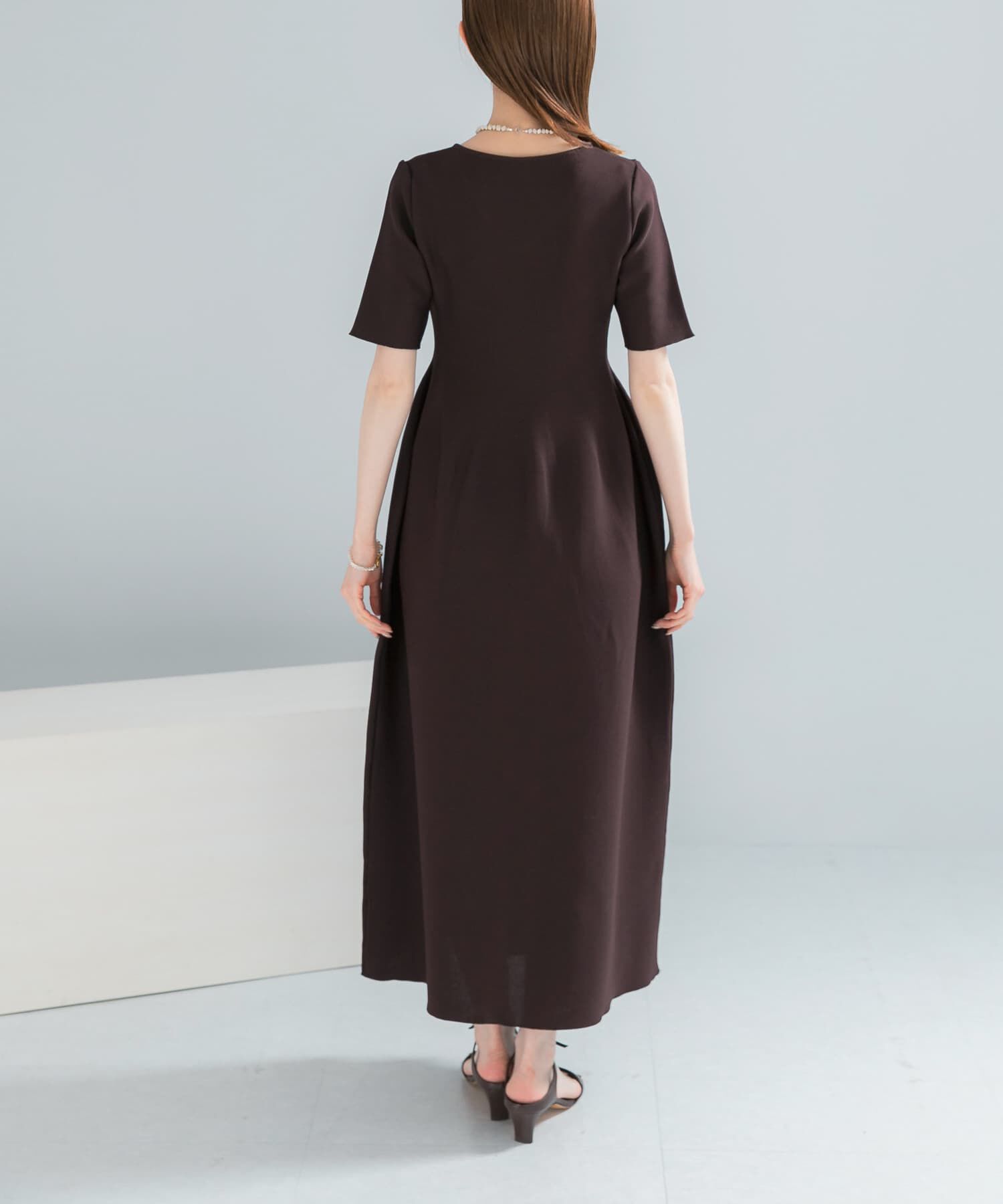 URBAN RESEARCH ROSSO「『一部WEB限定カラー』フォルムニットVネックワンピース」|ワンピース|