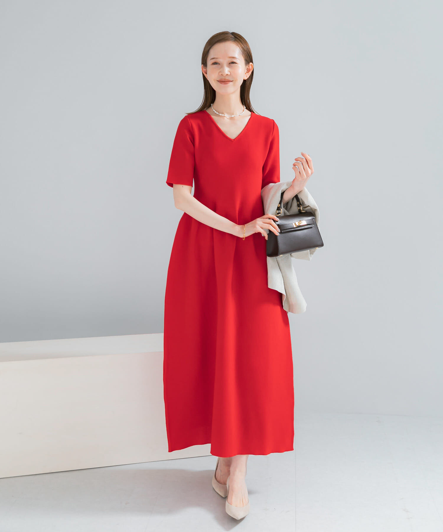 URBAN RESEARCH ROSSO「『一部WEB限定カラー』フォルムニットVネックワンピース」|ワンピース|