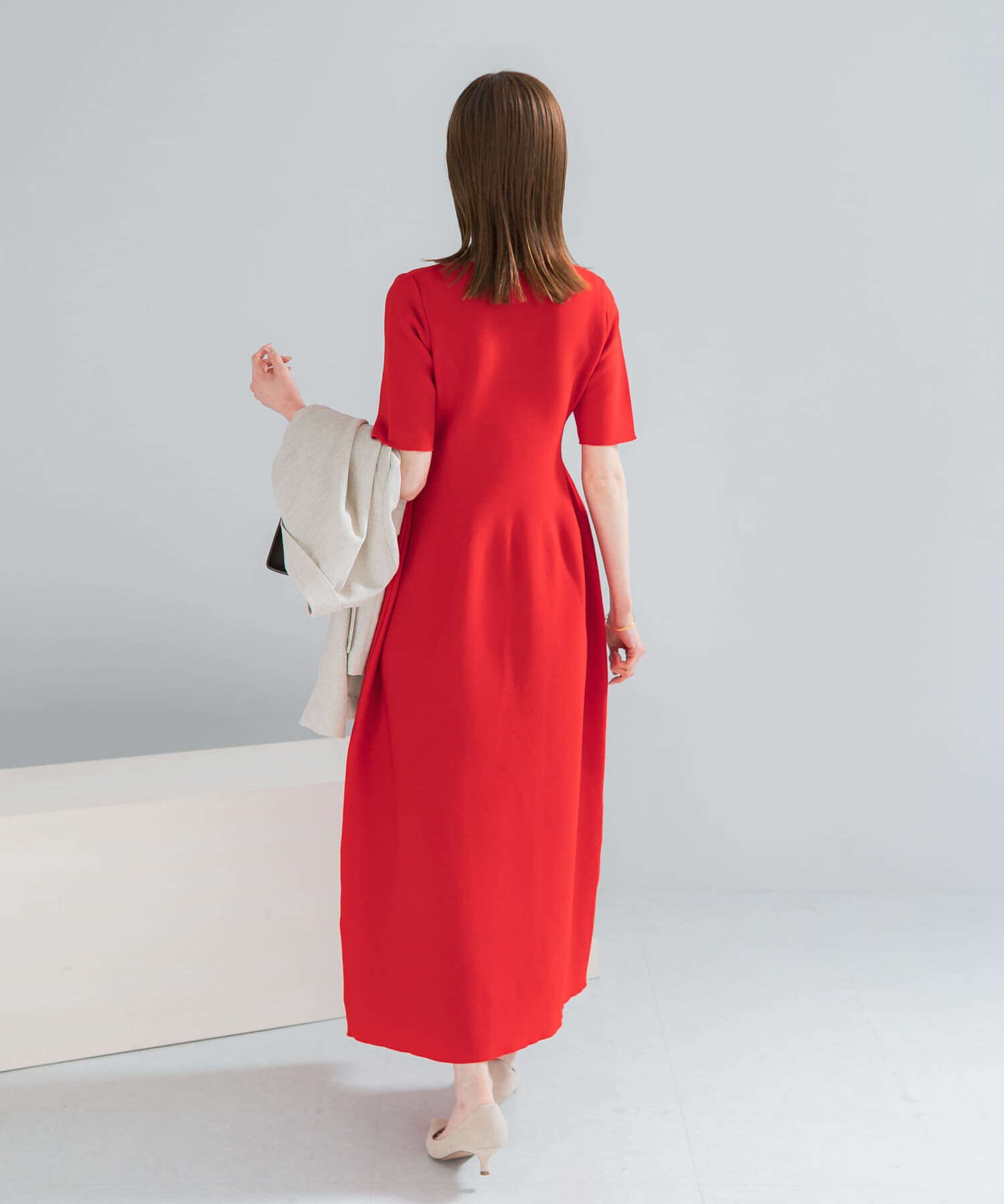 URBAN RESEARCH ROSSO「『一部WEB限定カラー』フォルムニットVネックワンピース」|ワンピース|