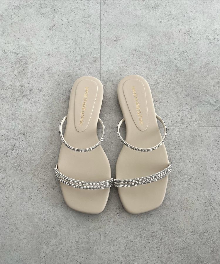 GARAGE OF GOOD CLOTHING「ラインストーンナローコードフラットサンダル」|サンダル|White