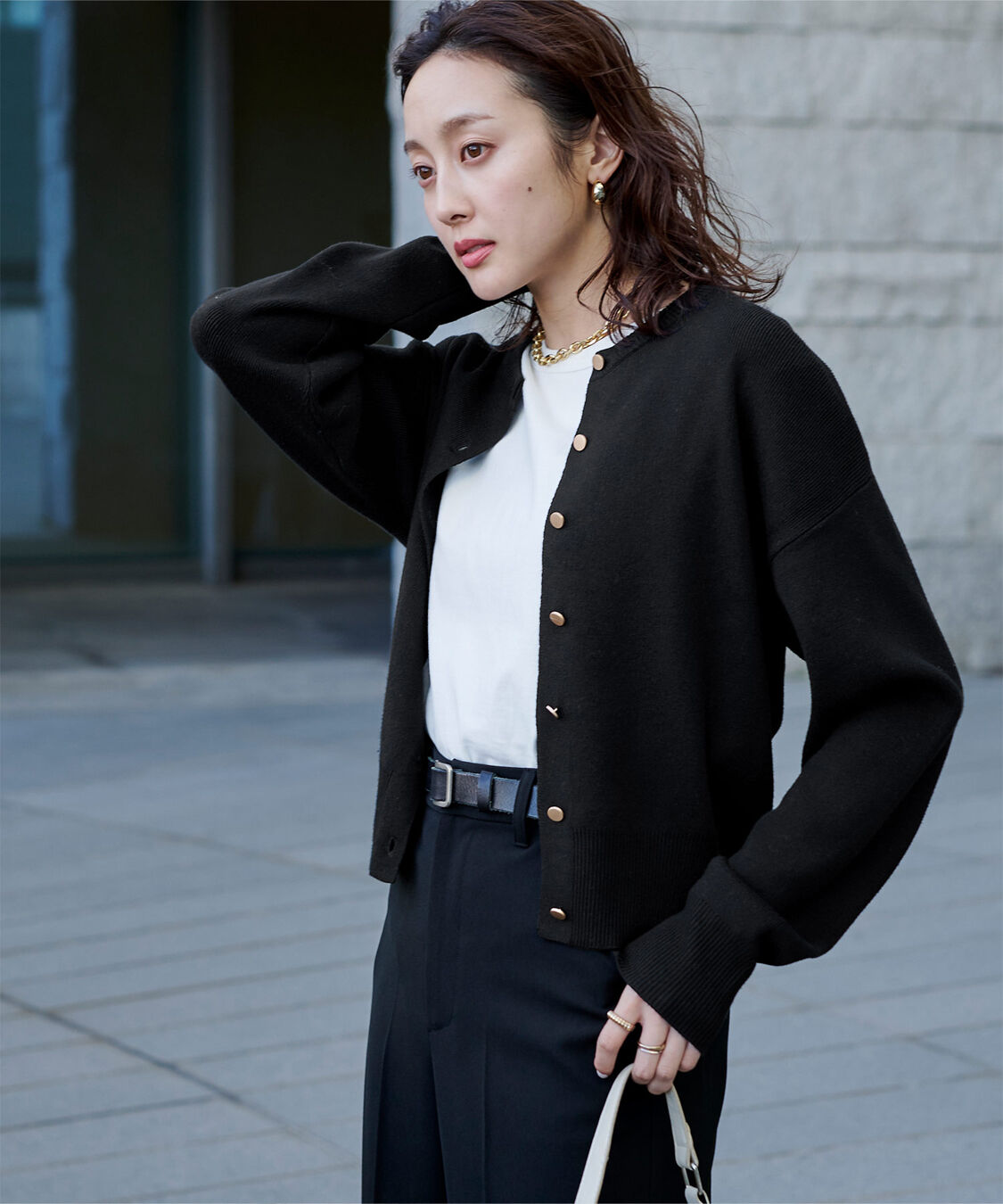 ur's「マット釦クルーネックニットカーディガン」|カーディガン|ブラック