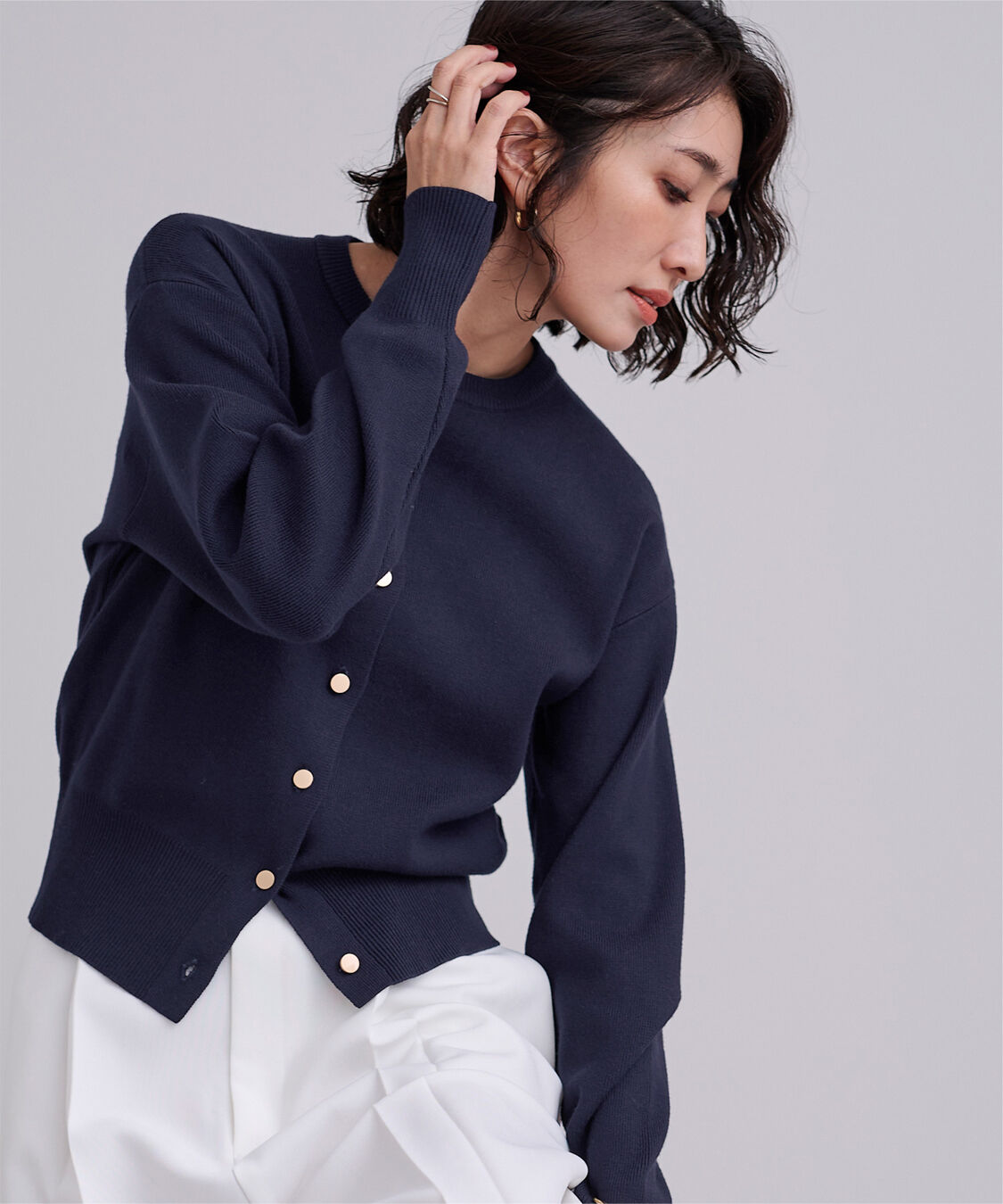 ur's「マット釦クルーネックニットカーディガン」|カーディガン|