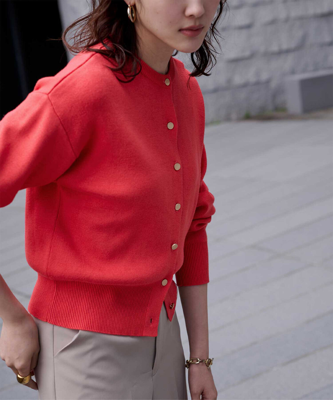 ur's「マット釦クルーネックニットカーディガン」|カーディガン|