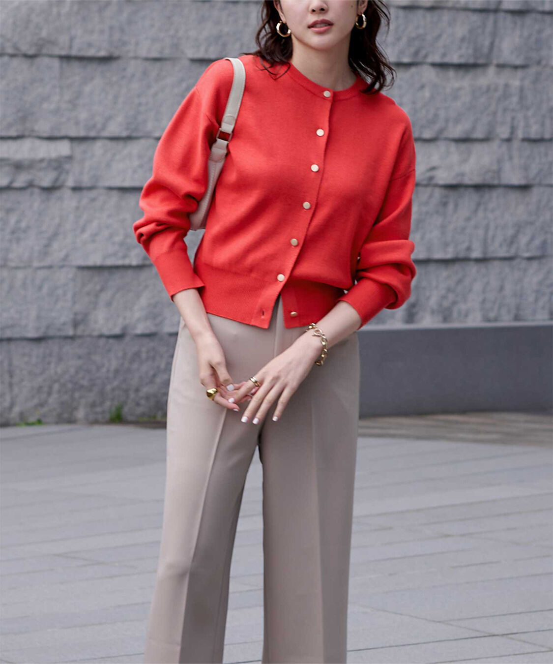 ur's「マット釦クルーネックニットカーディガン」|カーディガン|