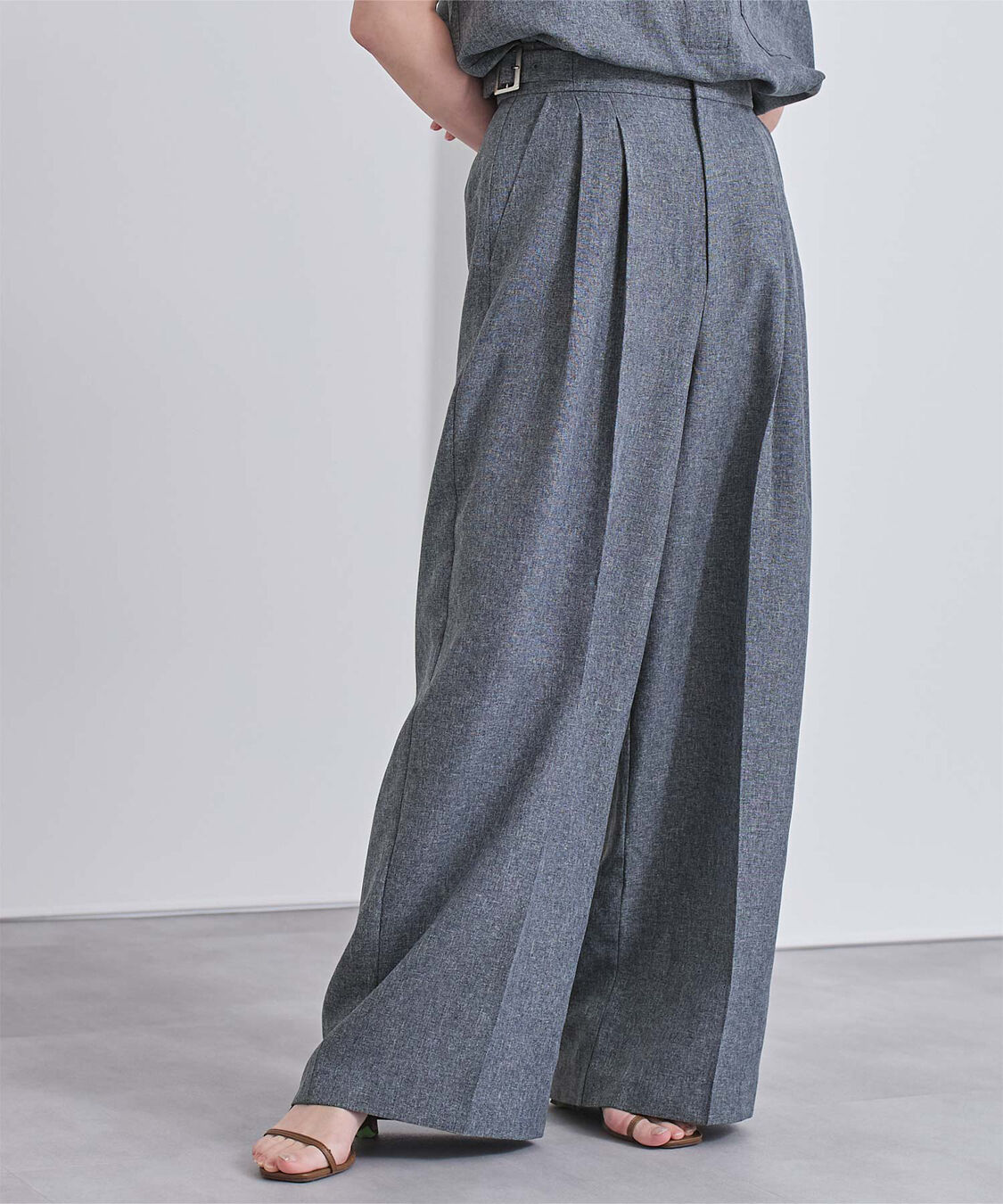 ur's「リネンライクサイドベルトデザインタックワイドパンツ」|スラックス|