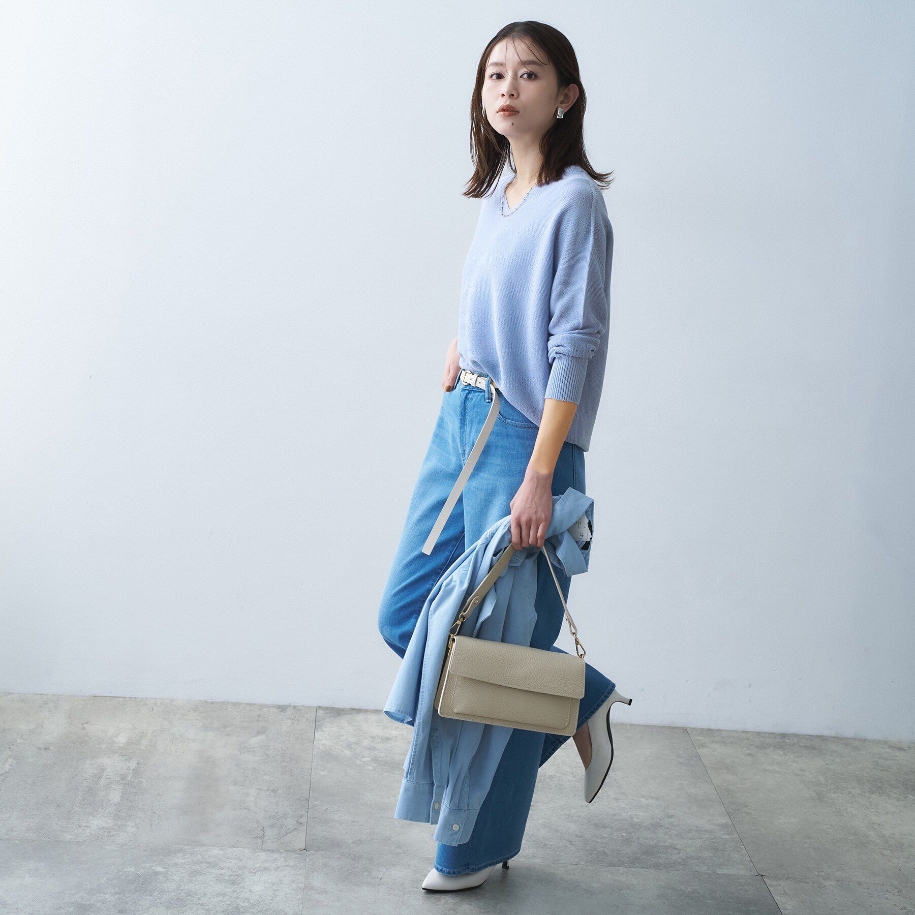 UNTITLED「【7色展開/洗える/程よい透け感】ドライタッチVネックニット」|ニット・セーター|