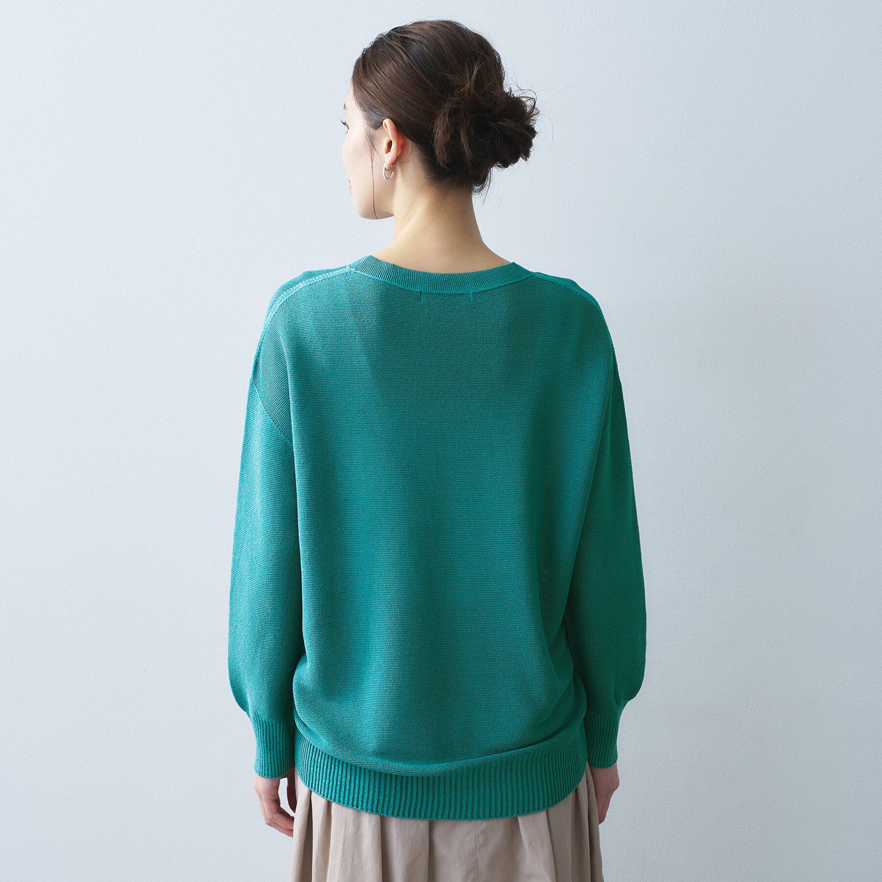 UNTITLED「【7色展開/洗える/程よい透け感】ドライタッチVネックニット」|ニット・セーター|