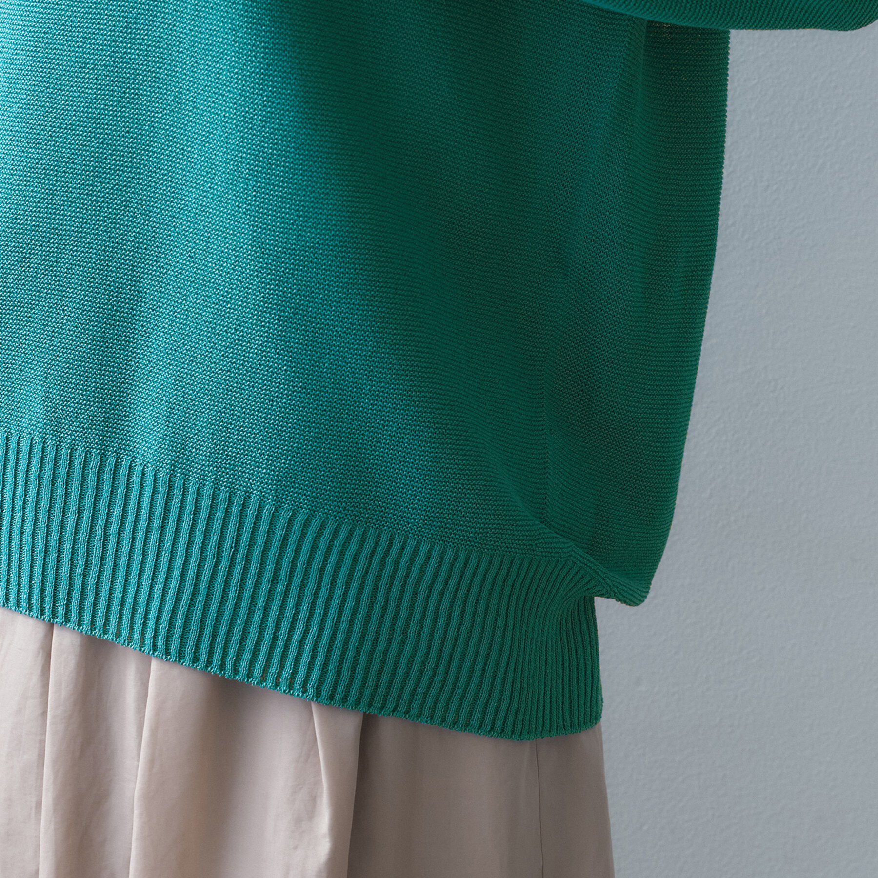 UNTITLED「【7色展開/洗える/程よい透け感】ドライタッチVネックニット」|ニット・セーター|