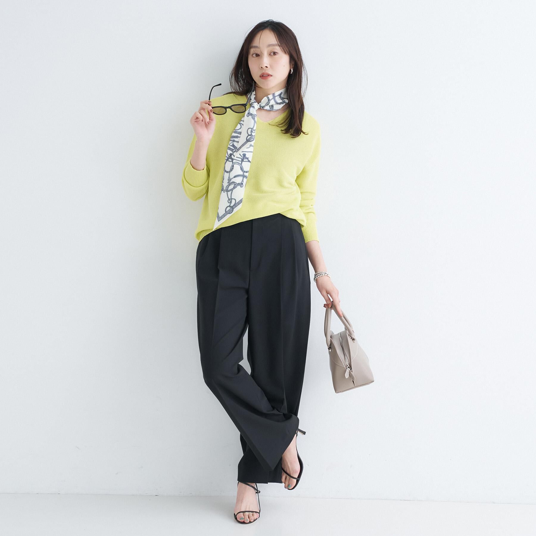 UNTITLED「【7色展開/洗える/程よい透け感】ドライタッチVネックニット」|ニット・セーター|