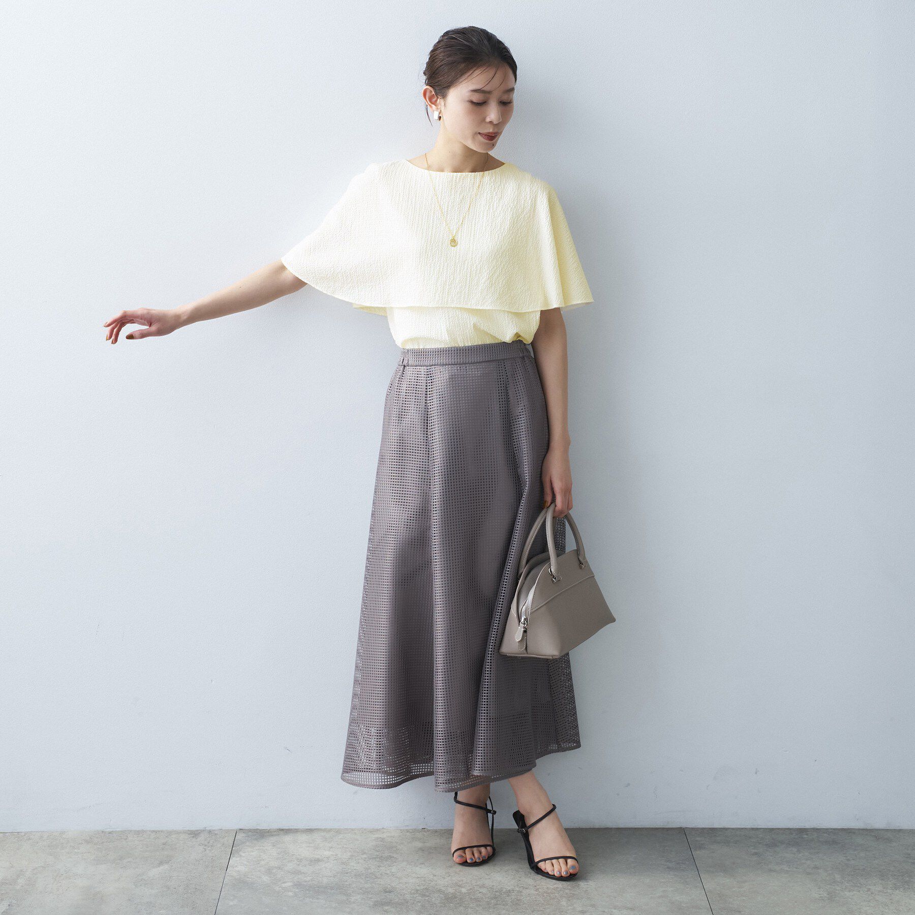 UNTITLED「【洗える/ストレッチ性/フェミニン】ケープデザインブラウス」|シャツ・ブラウス|