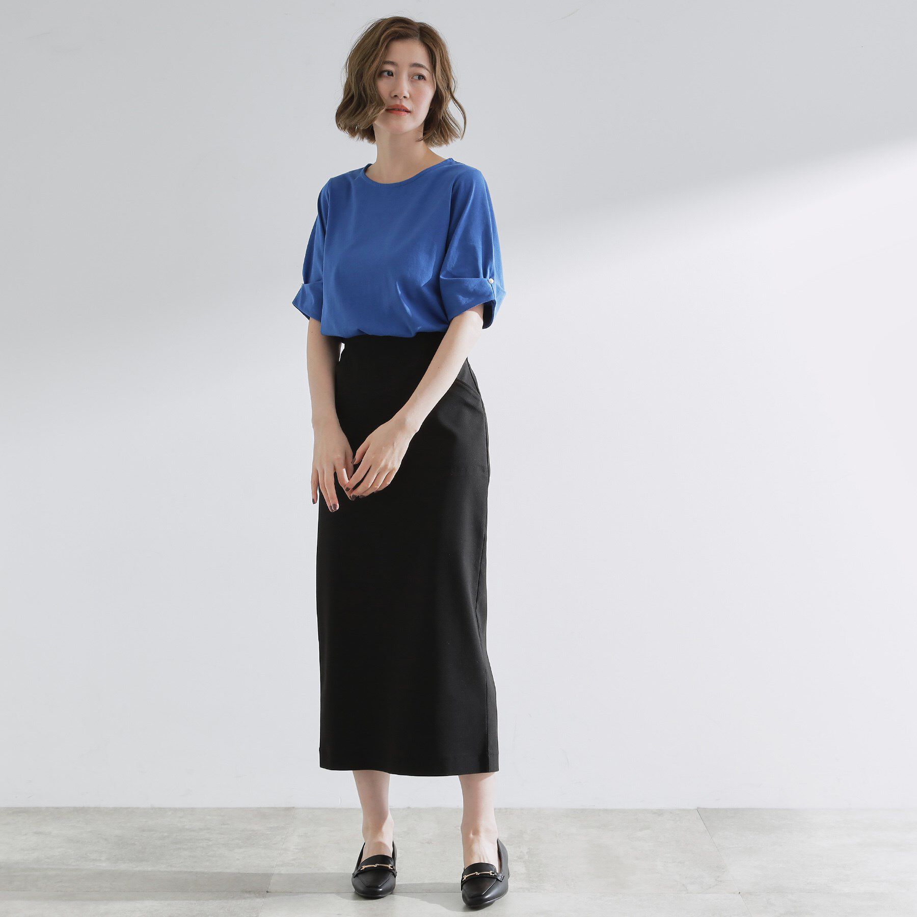 grove「きちんと感と女性らしさ、二の腕カバーが一枚で叶う　袖口パール調ボタンプルオーバー」|Tシャツ・カットソー|