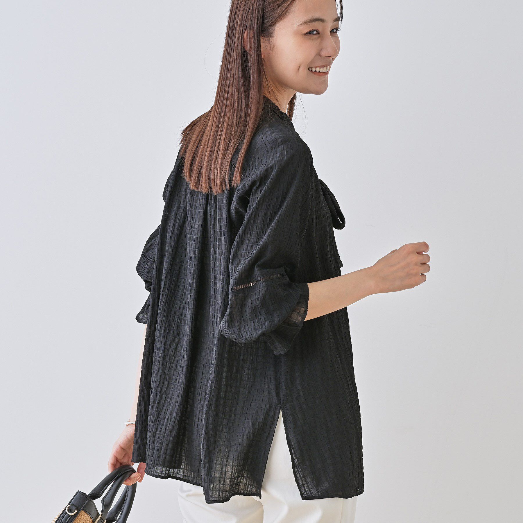 INDIVI「【洗える／シャーリング素材】ボリューム袖エアリーブラウス」|シャツ・ブラウス|