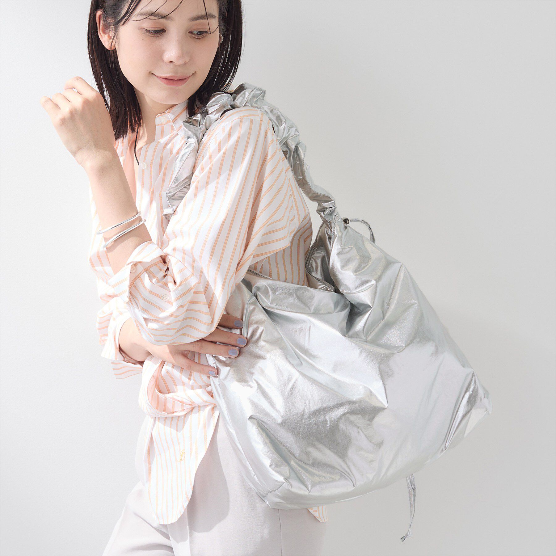 INDIVI「【新色登場！超軽量】2WAYドロストショルダーバッグ」|ショルダー・メッセンジャー|シルバー(006)