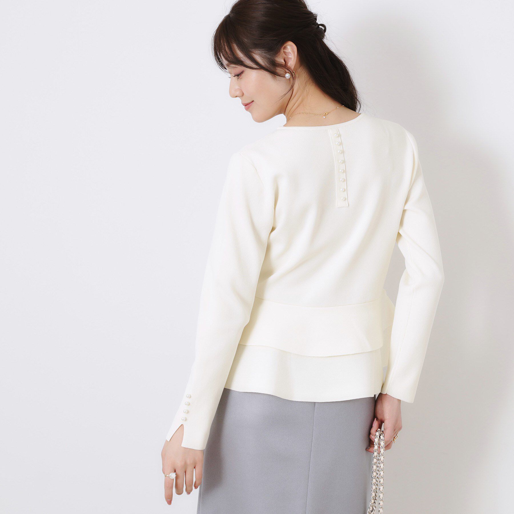 Couture broach「【大人可愛い・通勤】バックパール調ペプラムニット」|ニット・セーター|