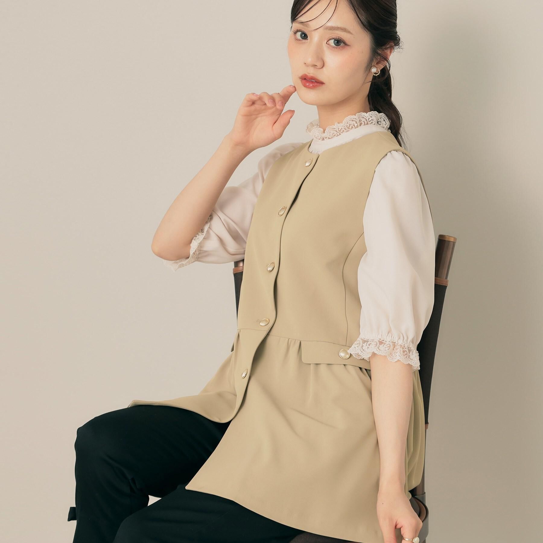 Couture broach「【フェミニン・きれいめ】ゴールド釦ペプラムジレ」|ベスト・ジレ|