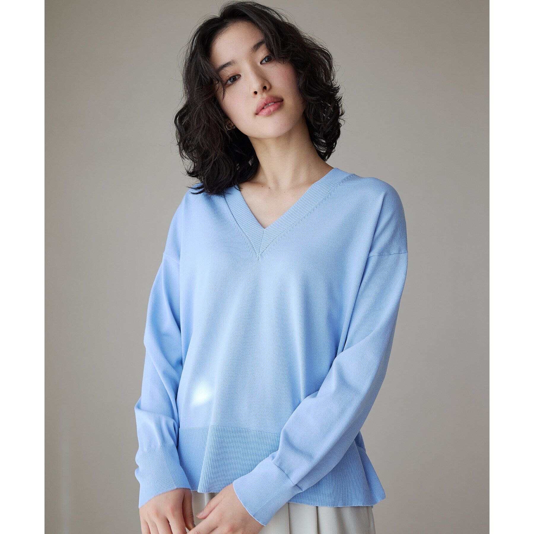 THE SHOP TK「【毛玉になりにくい】さらっとキレイVネックニット/洗濯機OK」|ニット・セーター|サックスブルー(09