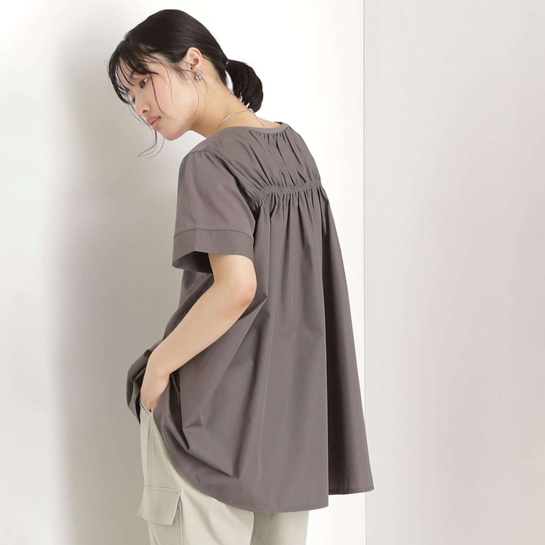 THE SHOP TK「切替バックギャザーチュニック【洗濯機OK/接触冷感/UV】」|チュニック|チャコールスミクロ(