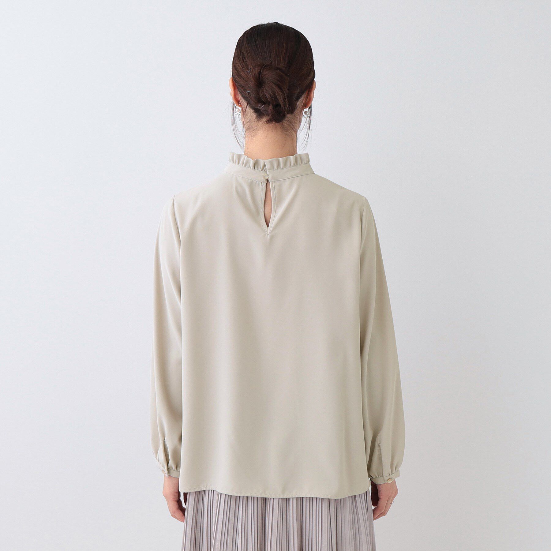 SHOO･LA･RUE「【S-3L/洗える/セレモニー】さらり軽やか スタンドカラー フリルブラウス」|シャツ・ブラウス|