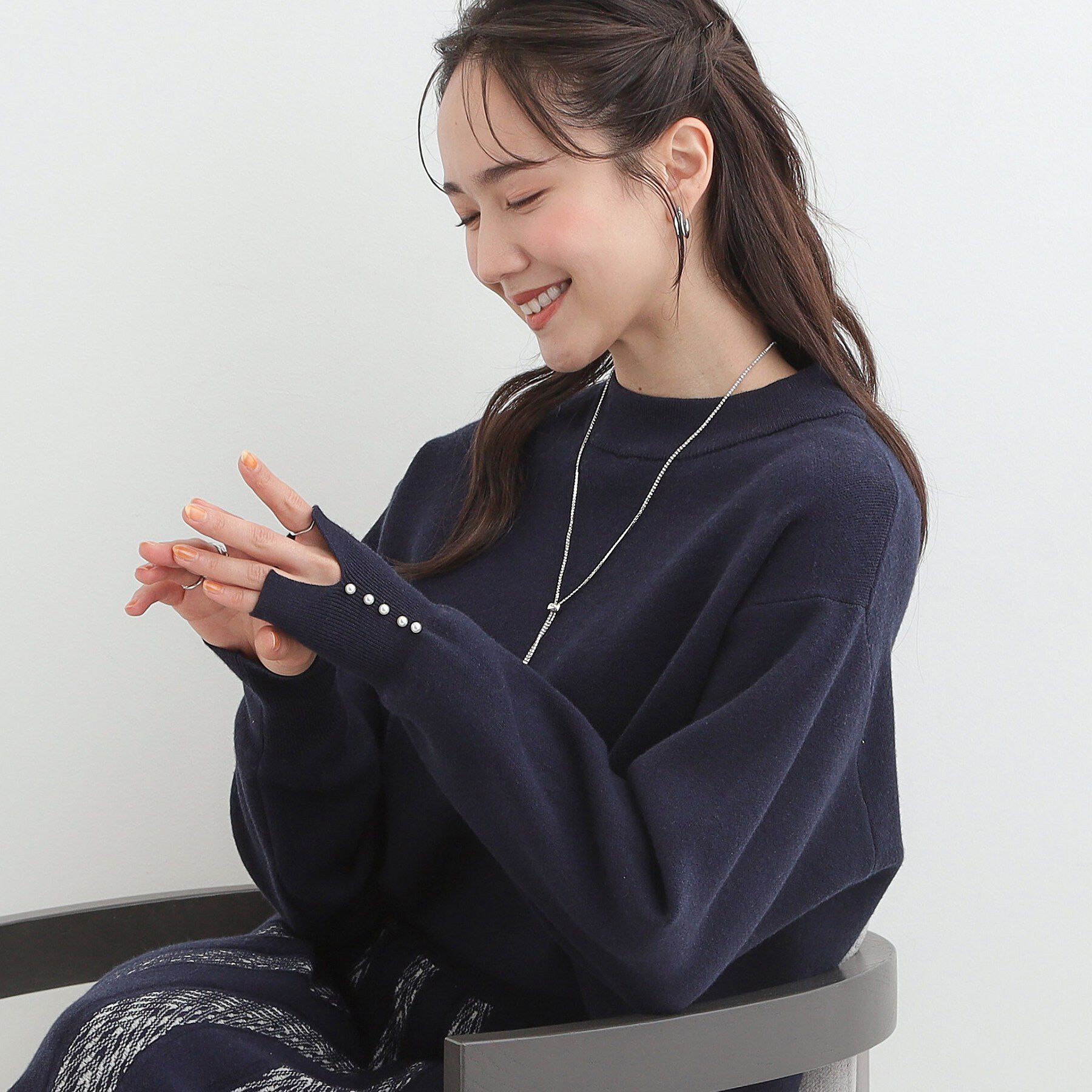 SHOO･LA･RUE「【洗濯機可/セットアップ可/インせず着られる】もちもち裾ラウンドニット」|ニット・セーター|ネイビー(094)