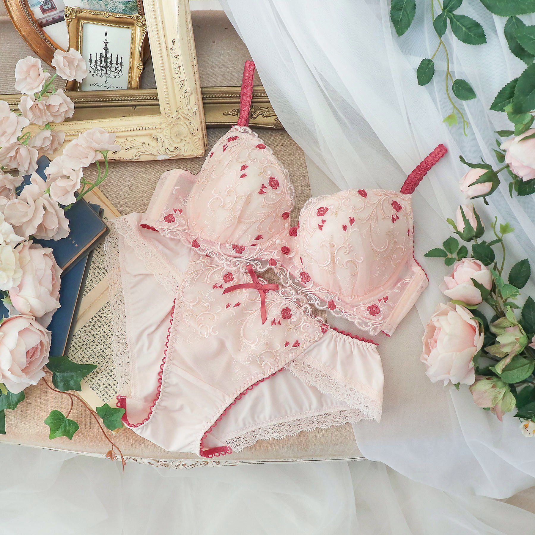 Risa Magli「シュテファニ ブラジャー (D-F) ＜Side Shape（サイドシェイプ）＞」|インナー|