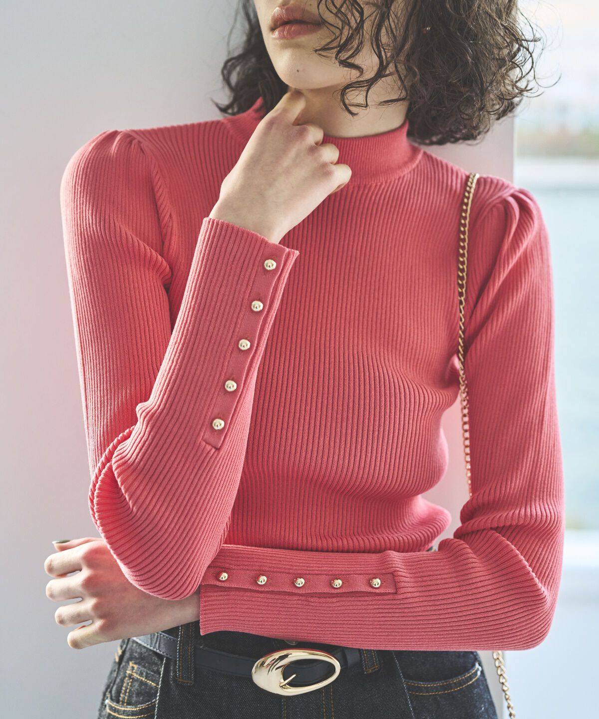 アンドクチュール「袖ボタンハイネックリブプルオーバー」|ニット・セーター|