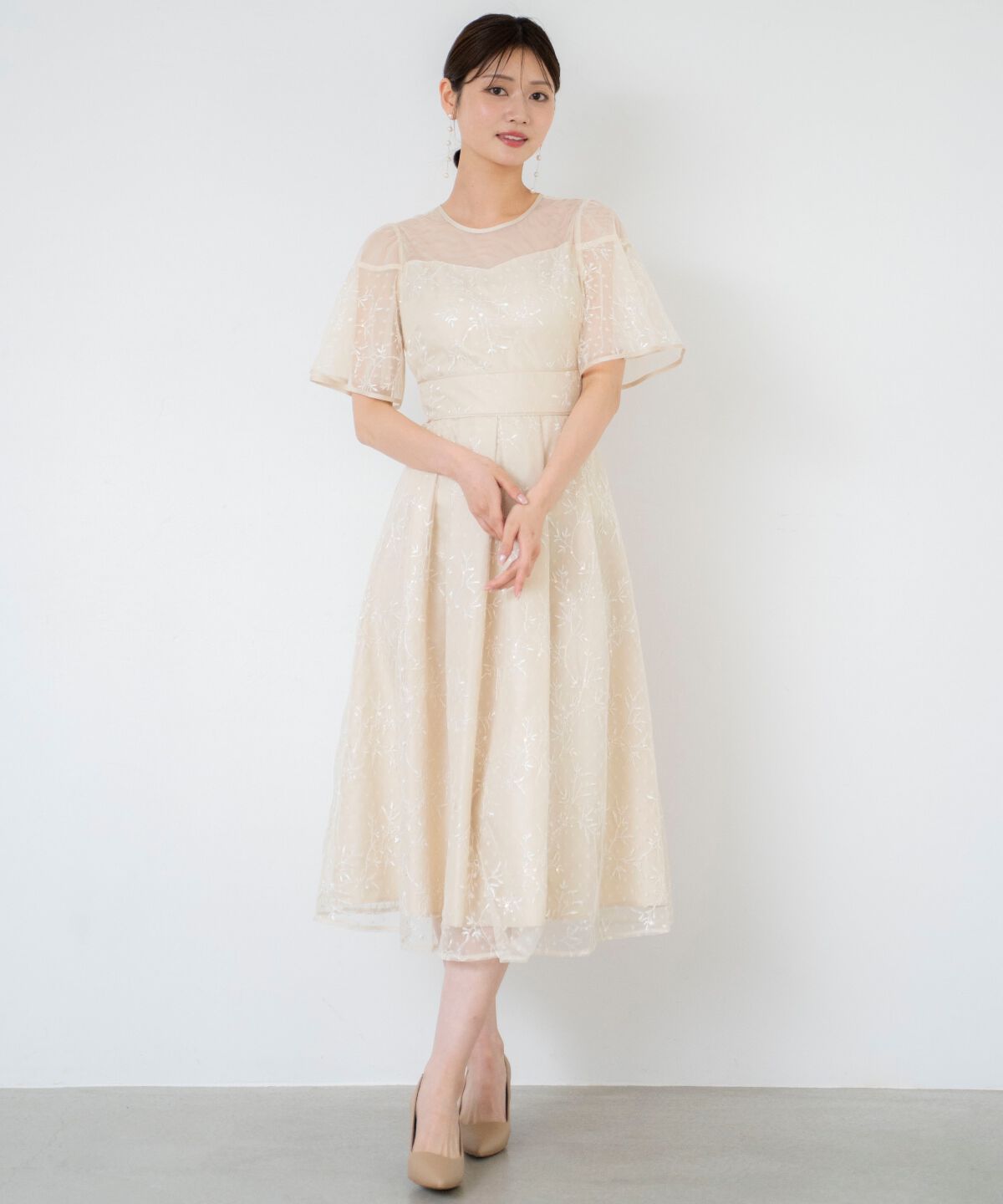 アンドクチュール「小花柄刺繍ドットチュールドレス」|ドレス|ベージュ