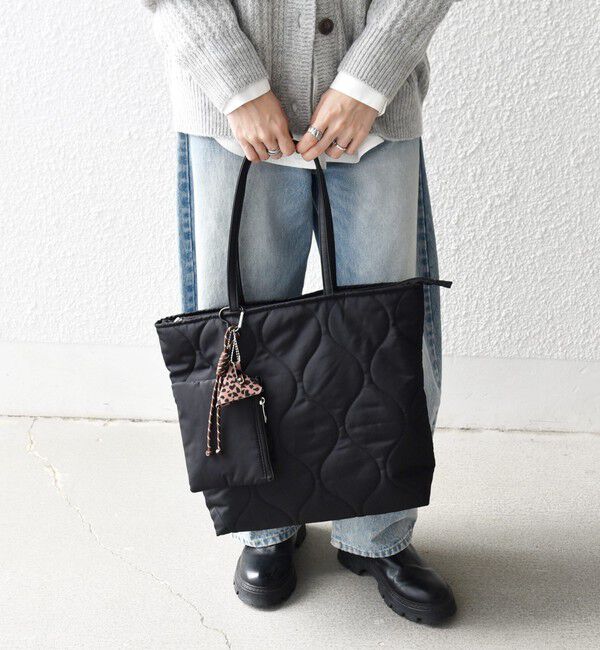 SHIPS any「《追加予約》【WEB限定】SHIPS any: チャーム付き キルティング スクエア A4 トート バッグ」|トートバッグ|