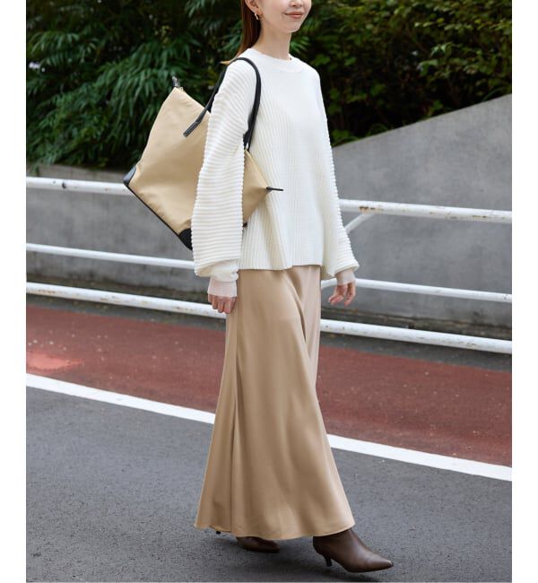 SLOBE IENA「《ブラックのみWEB限定/追加2》グロッシーサテンフレアスカート」|スカート|