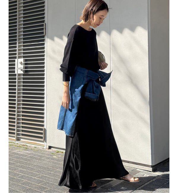 SLOBE IENA「《ブラックのみWEB限定/追加2》グロッシーサテンフレアスカート」|スカート|