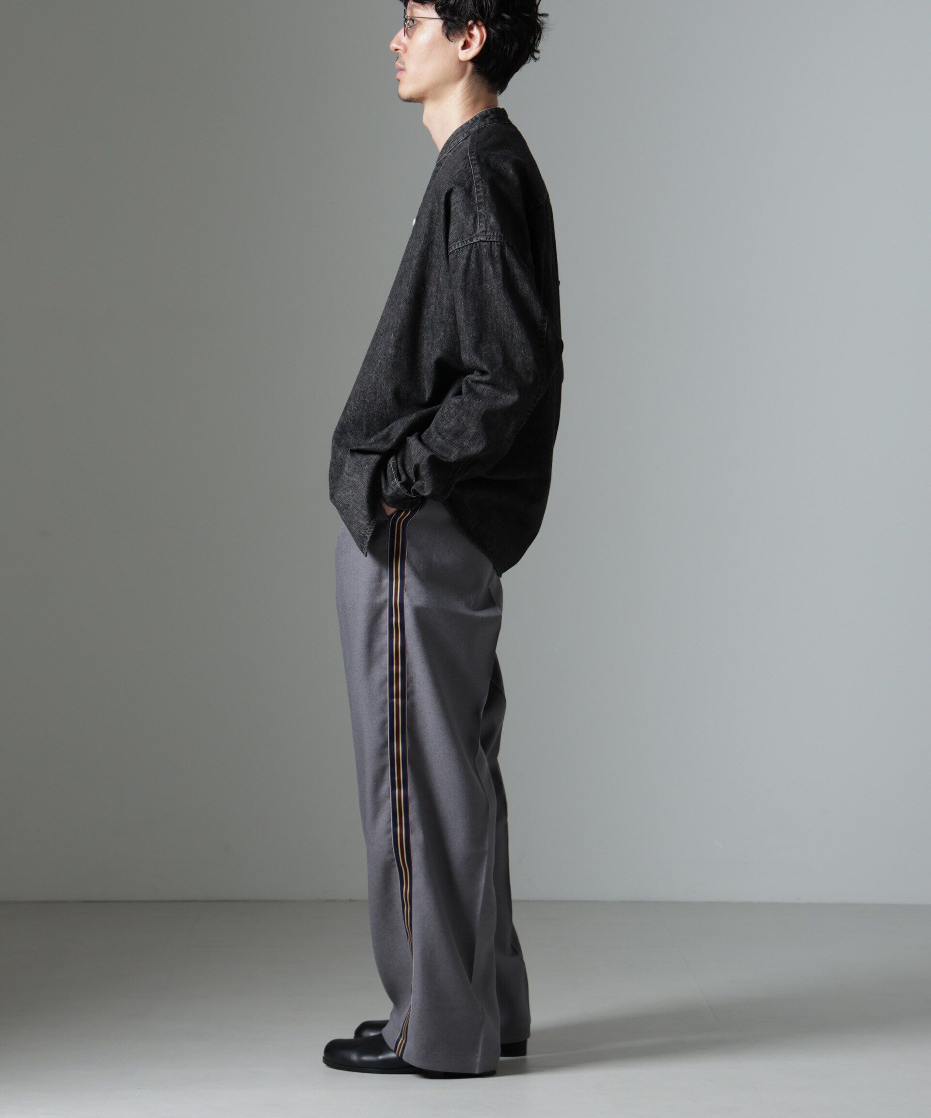 nano･universe「テックツイルサイドストライプイージーパンツ」|チノ|