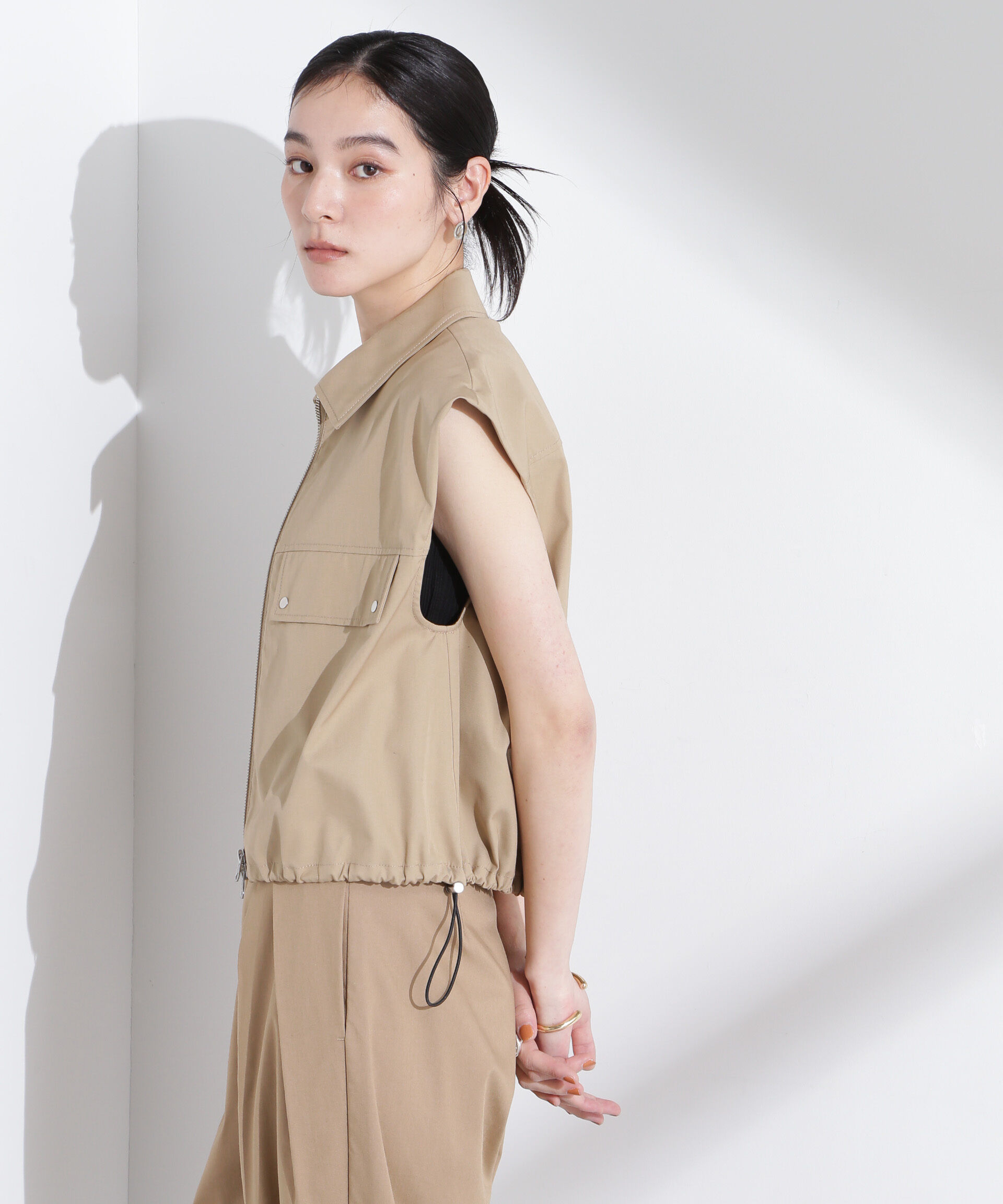 nano･universe「コンパクトギャバドロストジップベスト」|テーラードジャケット|