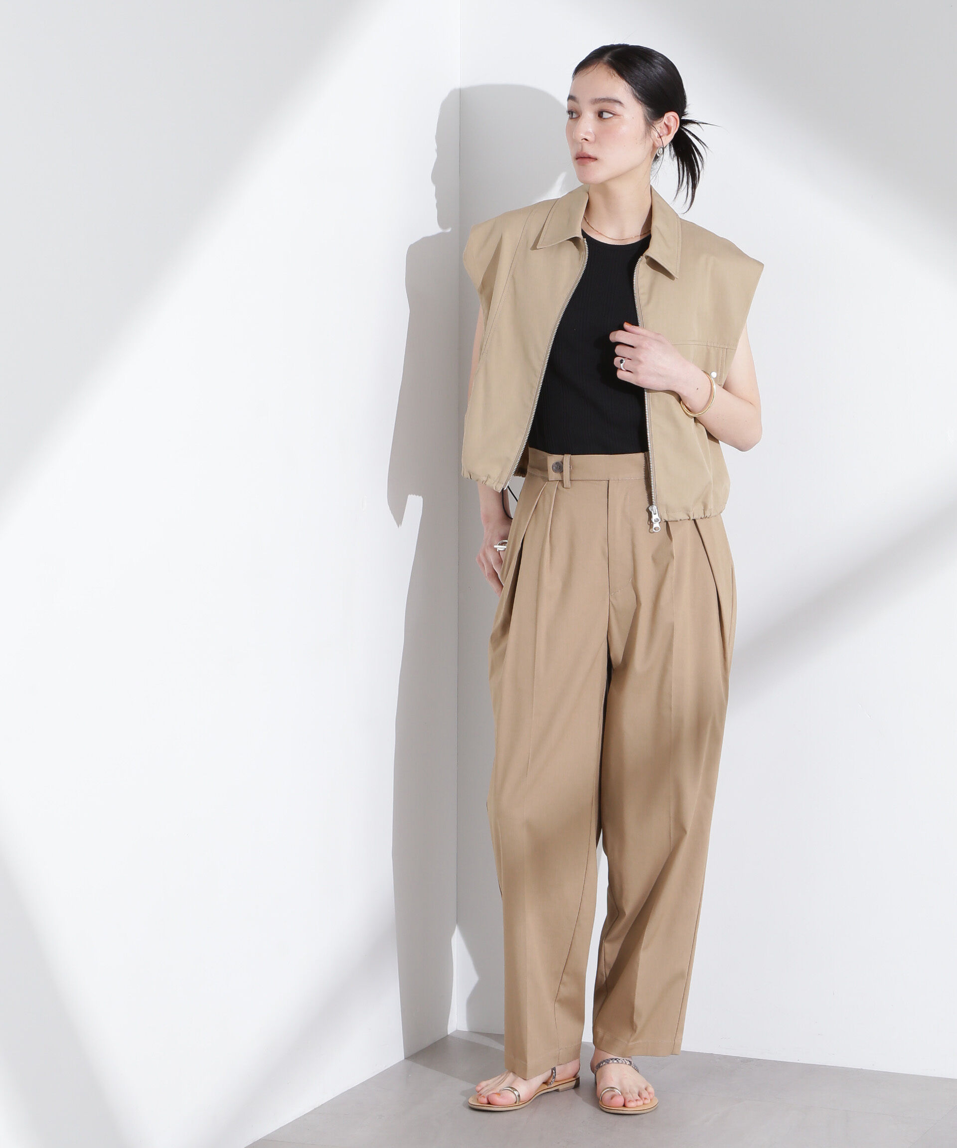 nano･universe「コンパクトギャバドロストジップベスト」|テーラードジャケット|