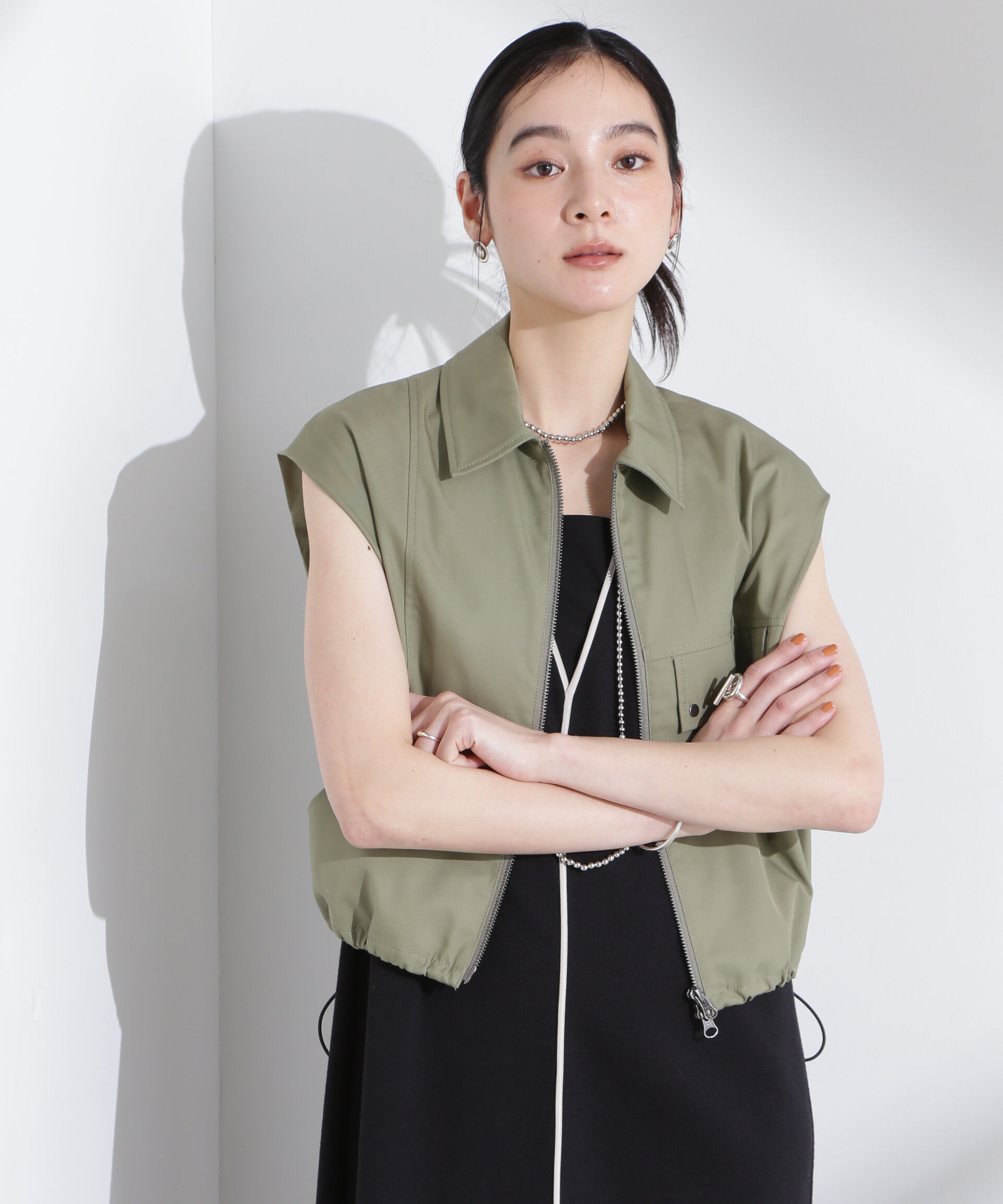 nano･universe「コンパクトギャバドロストジップベスト」|テーラードジャケット|