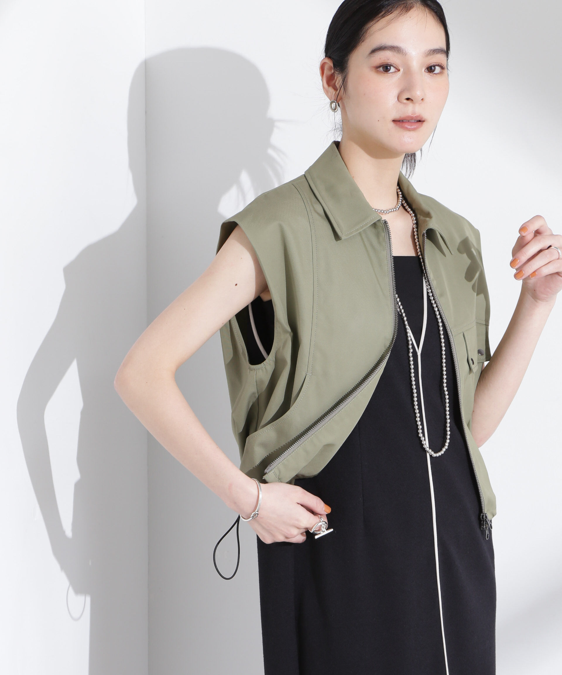 nano･universe「コンパクトギャバドロストジップベスト」|テーラードジャケット|