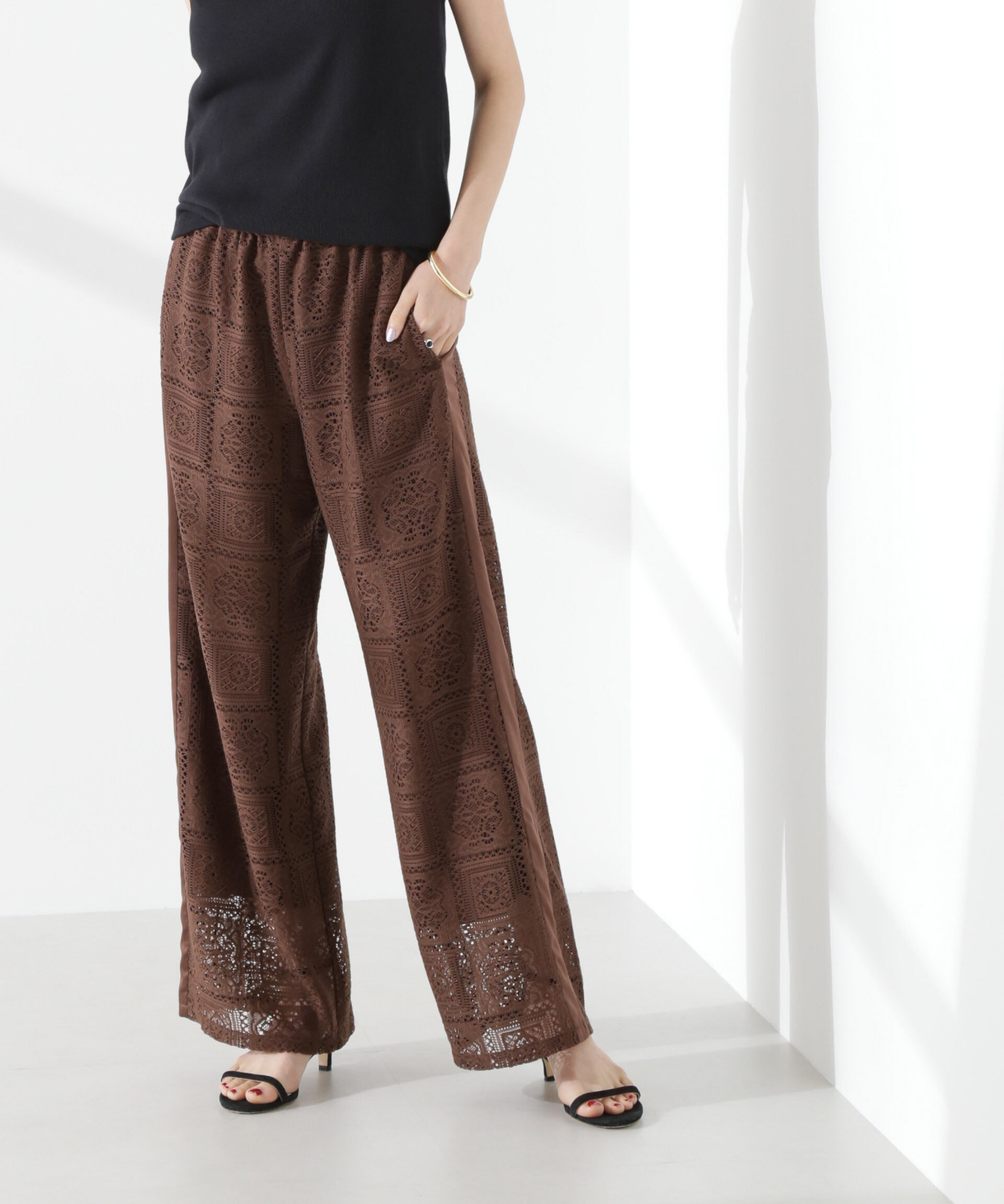 nano･universe「サイド切り替えレースパンツ」|チノ|ブラウン