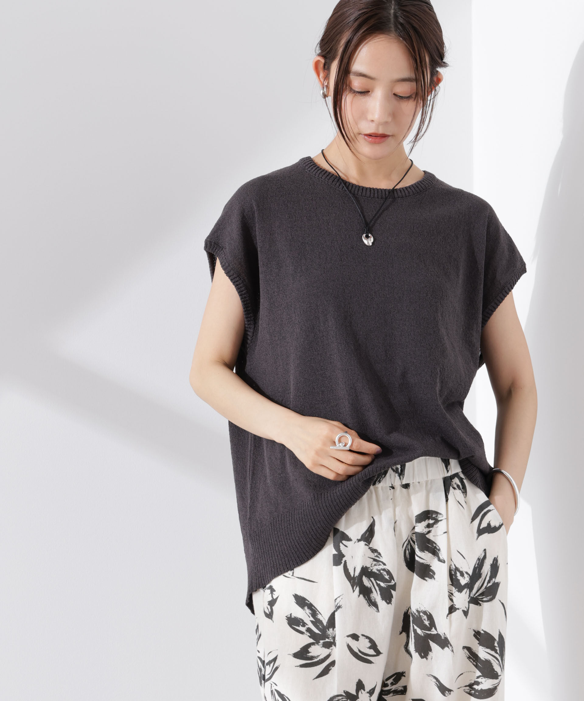 nano･universe「バックスリットシアーニットプルオーバー」|ニット・セーター|チャコール3