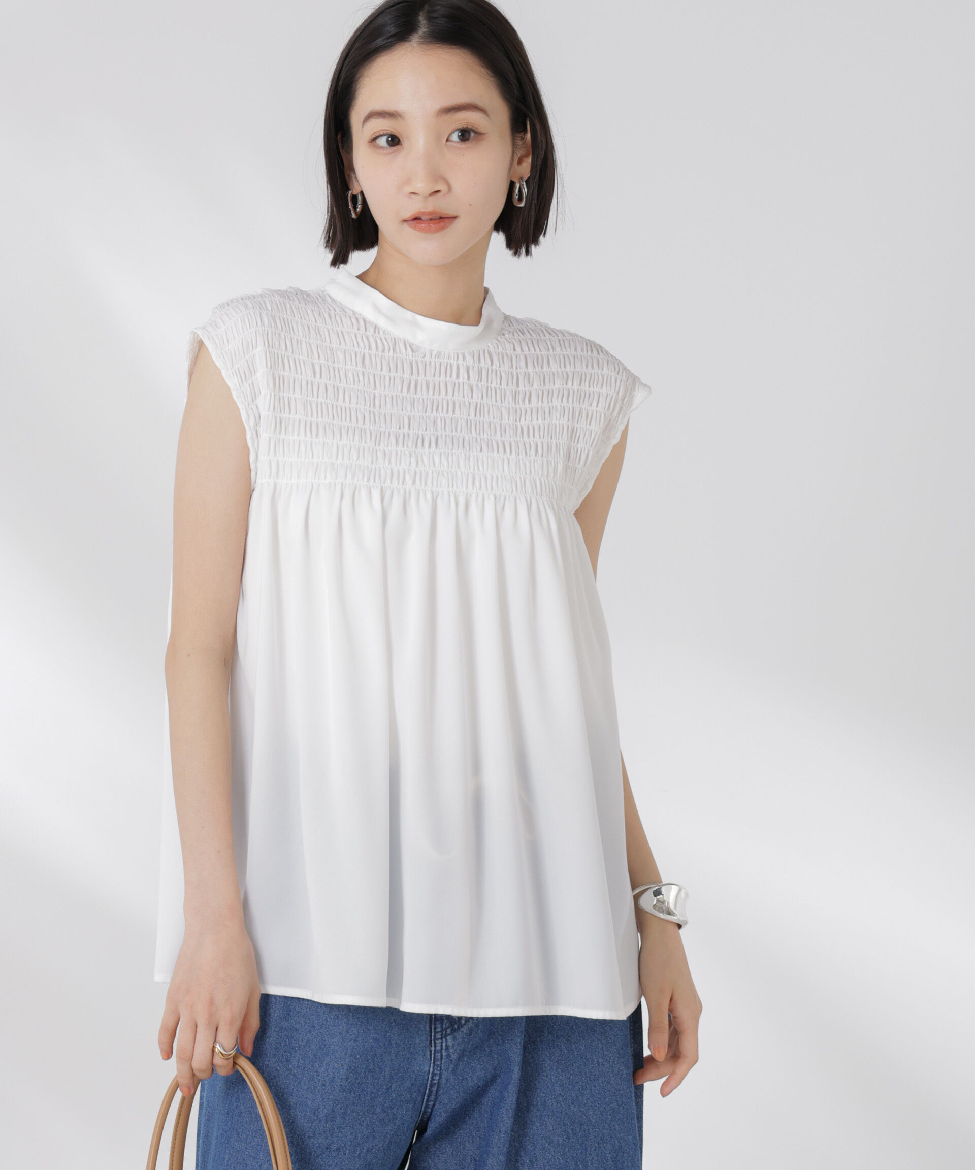 nano･universe「フロントシャーリングノースリーブブラウス」|シャツ・ブラウス|ホワイト