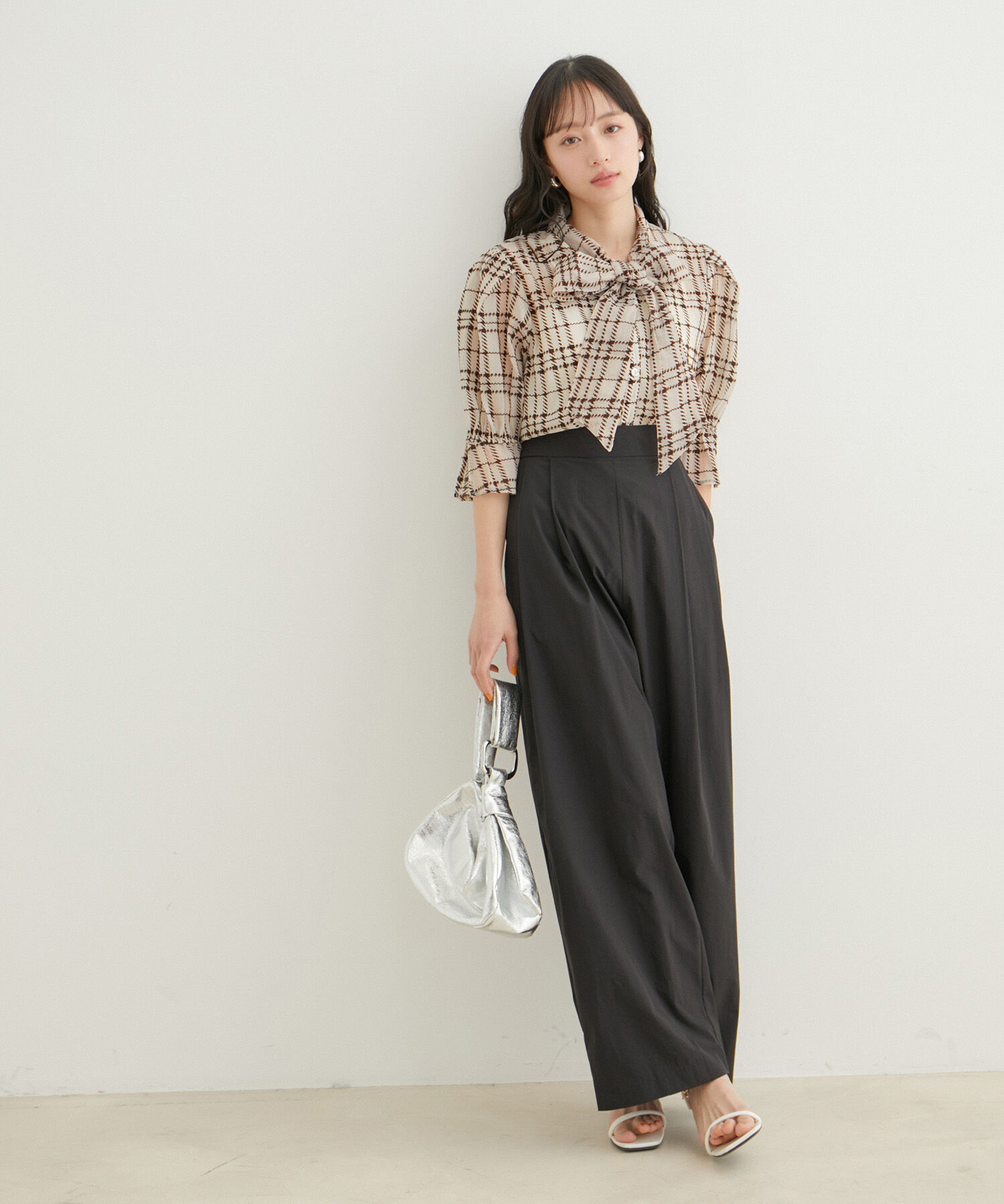 VIS「【選べる素材】アソートボウタイリボンブラウス」|シャツ・ブラウス|