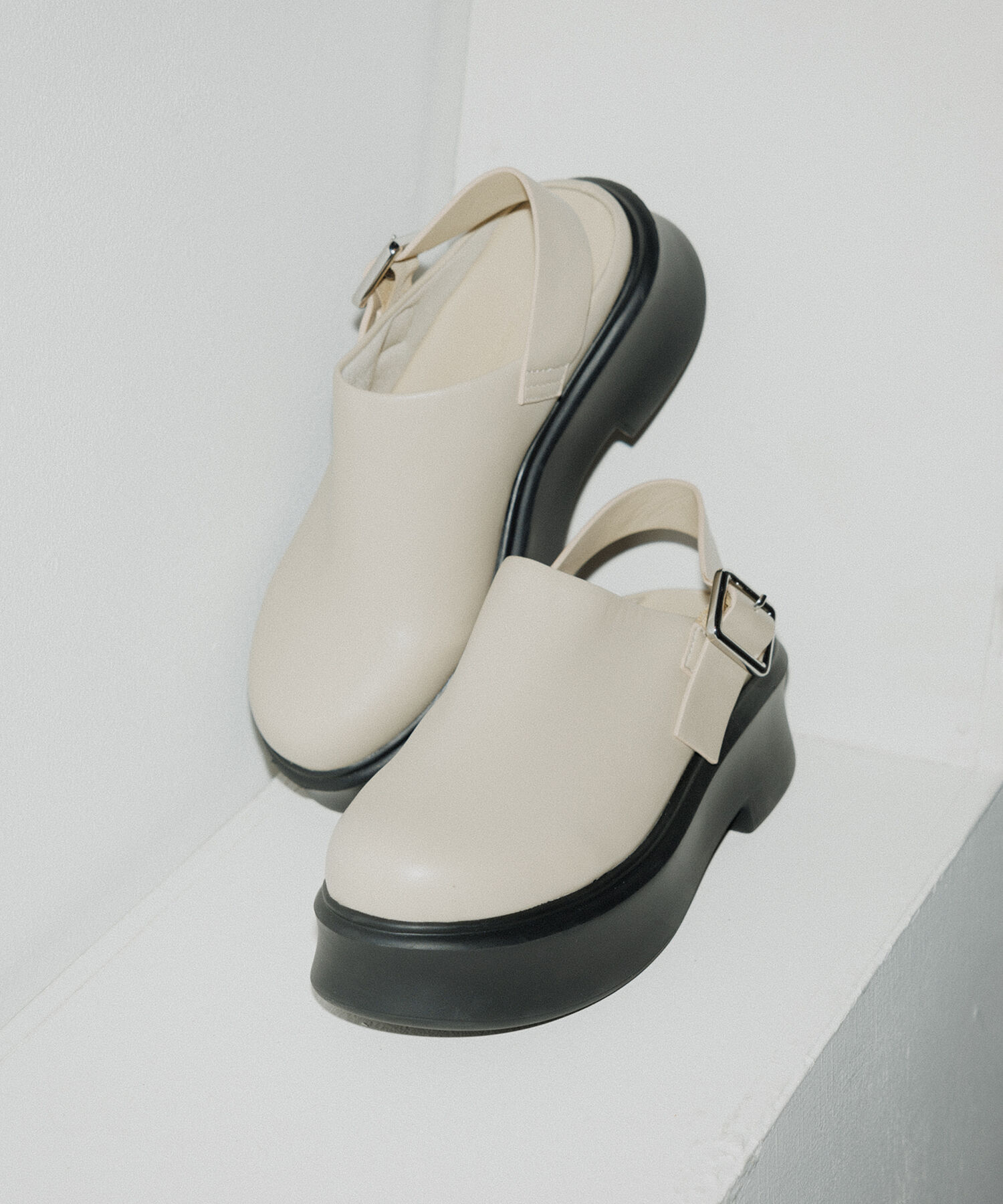 ADAM ET ROPE'「ボリュームソールベルトクロッグ」|サンダル|ベージュ(27)